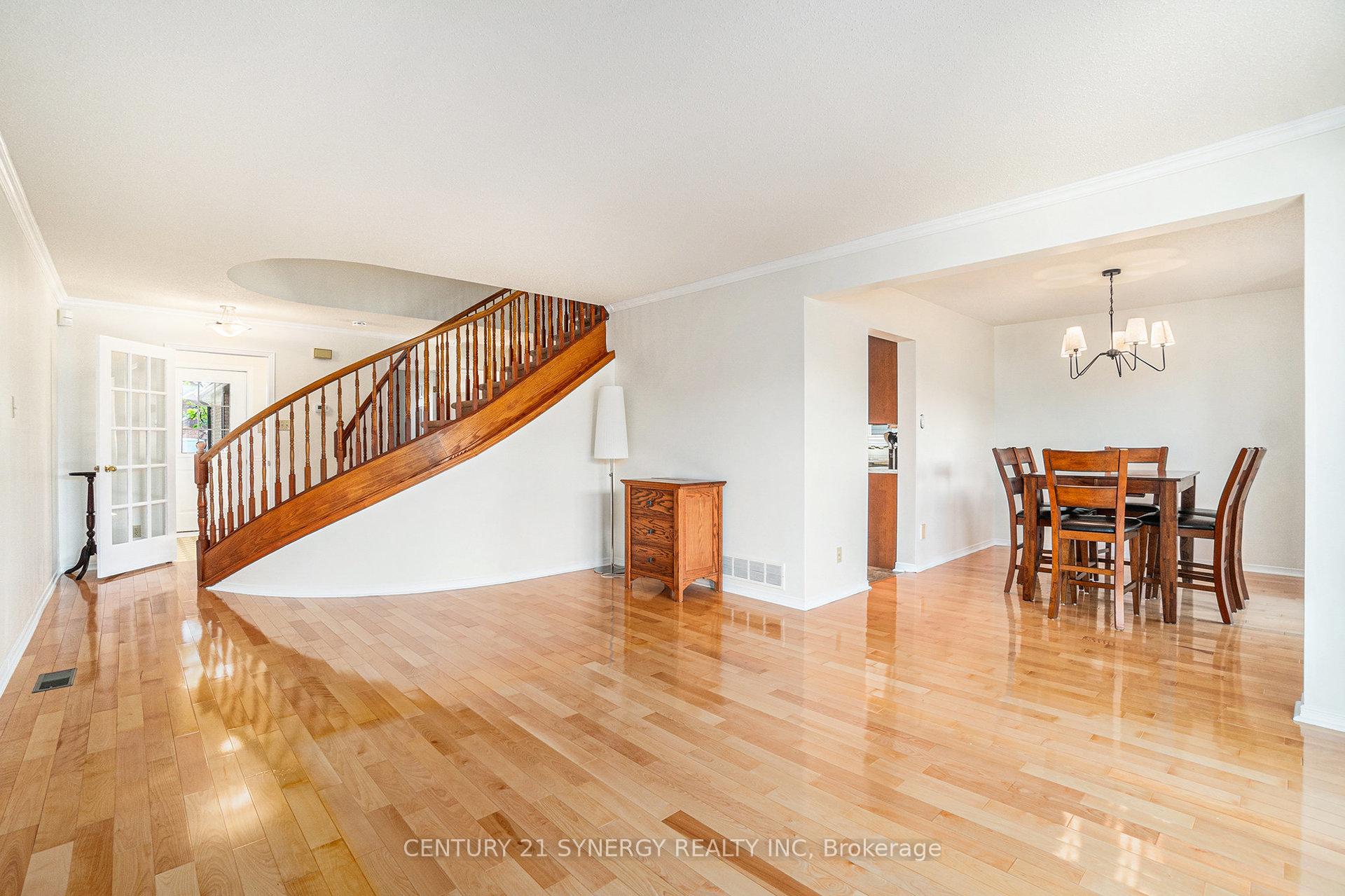 Photo 4 of 1407 Progress Place, Ottawa, Pineview — HOMEH