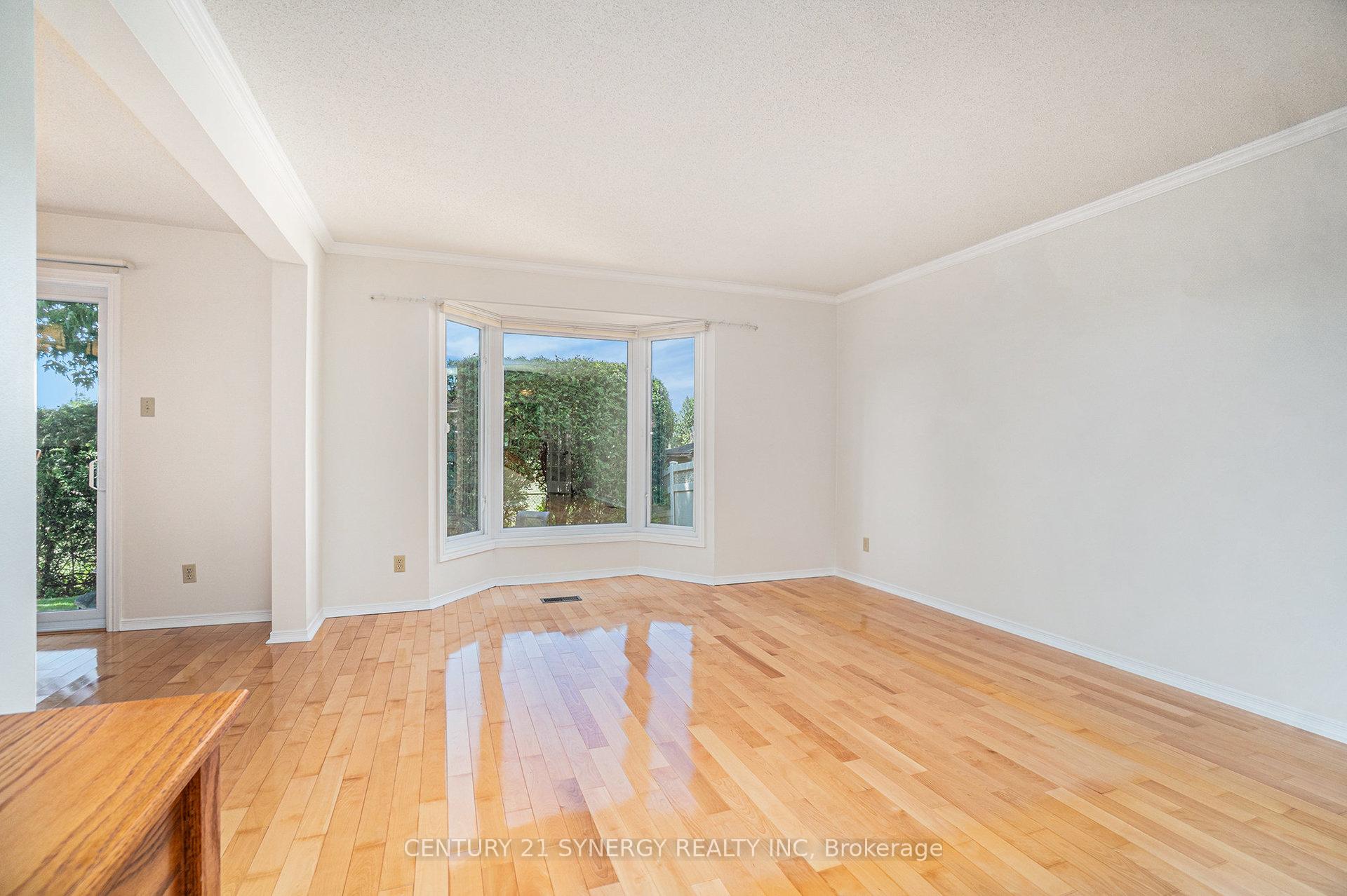 Photo 15 of 1407 Progress Place, Ottawa, Pineview — HOMEH