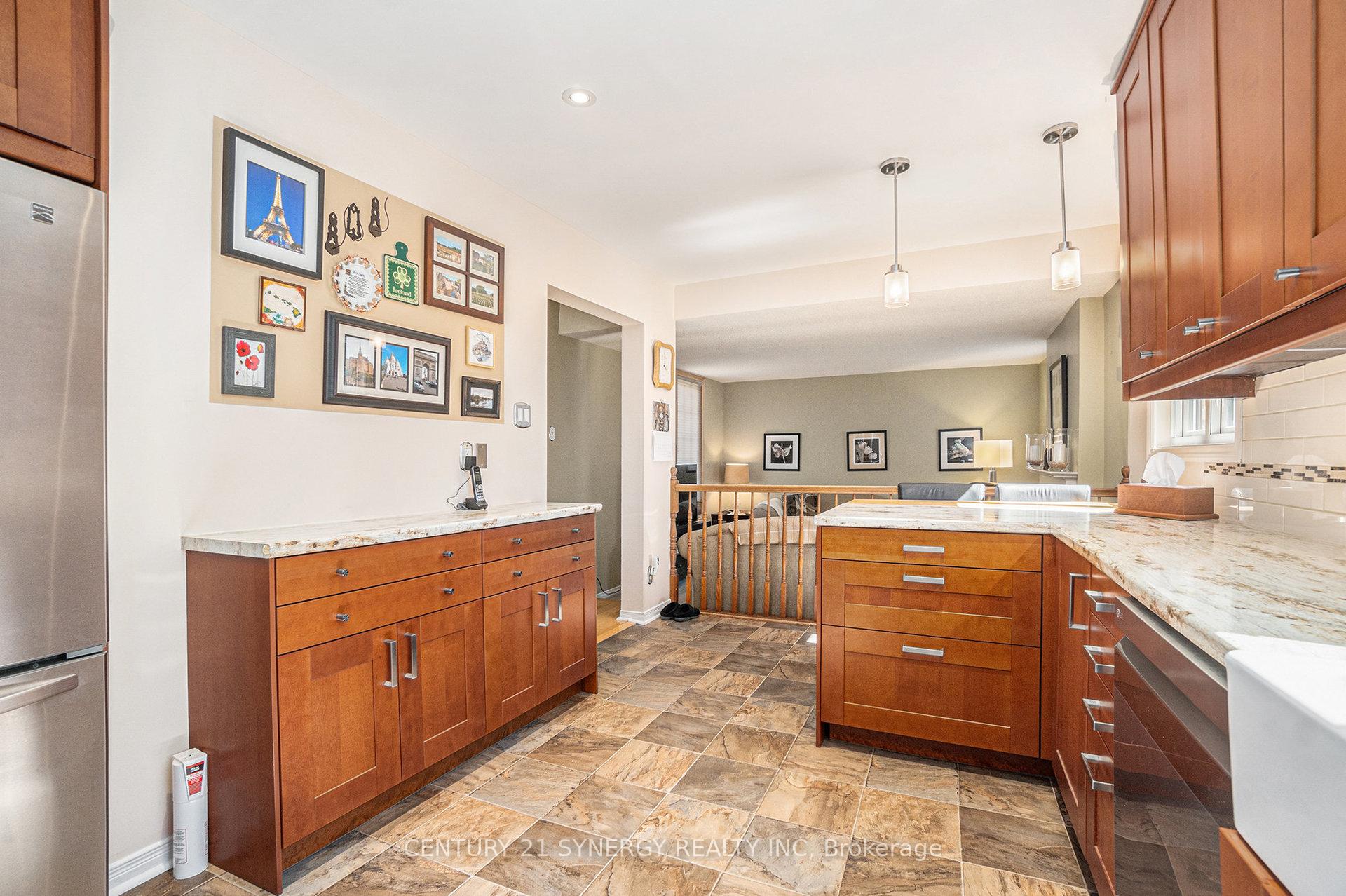 Photo 9 of 1407 Progress Place, Ottawa, Pineview — HOMEH