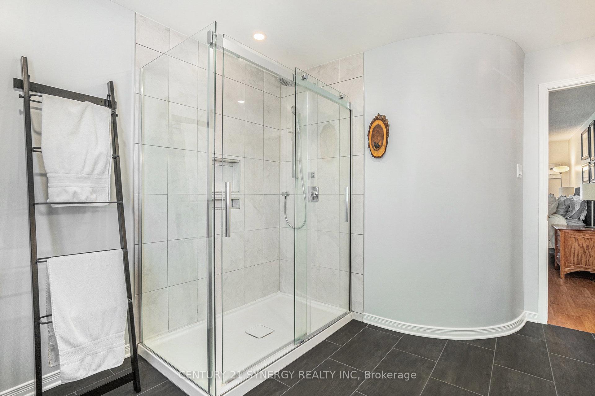 Photo 17 of 1407 Progress Place, Ottawa, Pineview — HOMEH