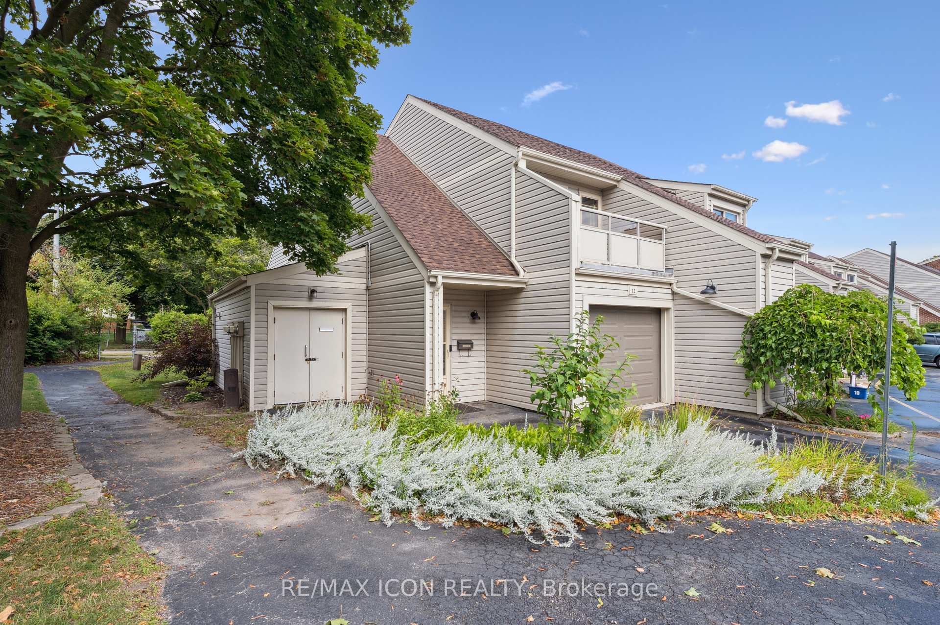 Photo 3 of Unit 12, 337 Kingswood Drive, Kitchener — HOMEH