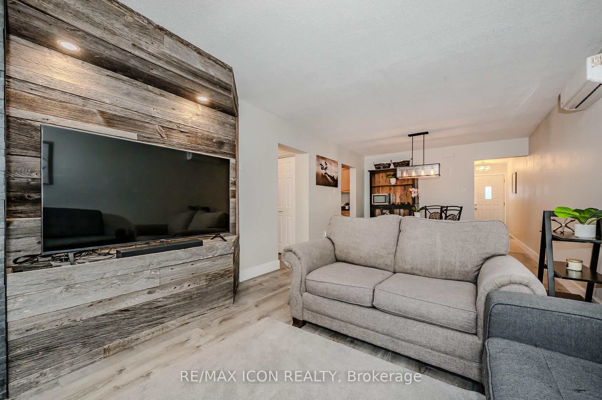 Photo 13 of Unit 12, 337 Kingswood Drive, Kitchener — HOMEH