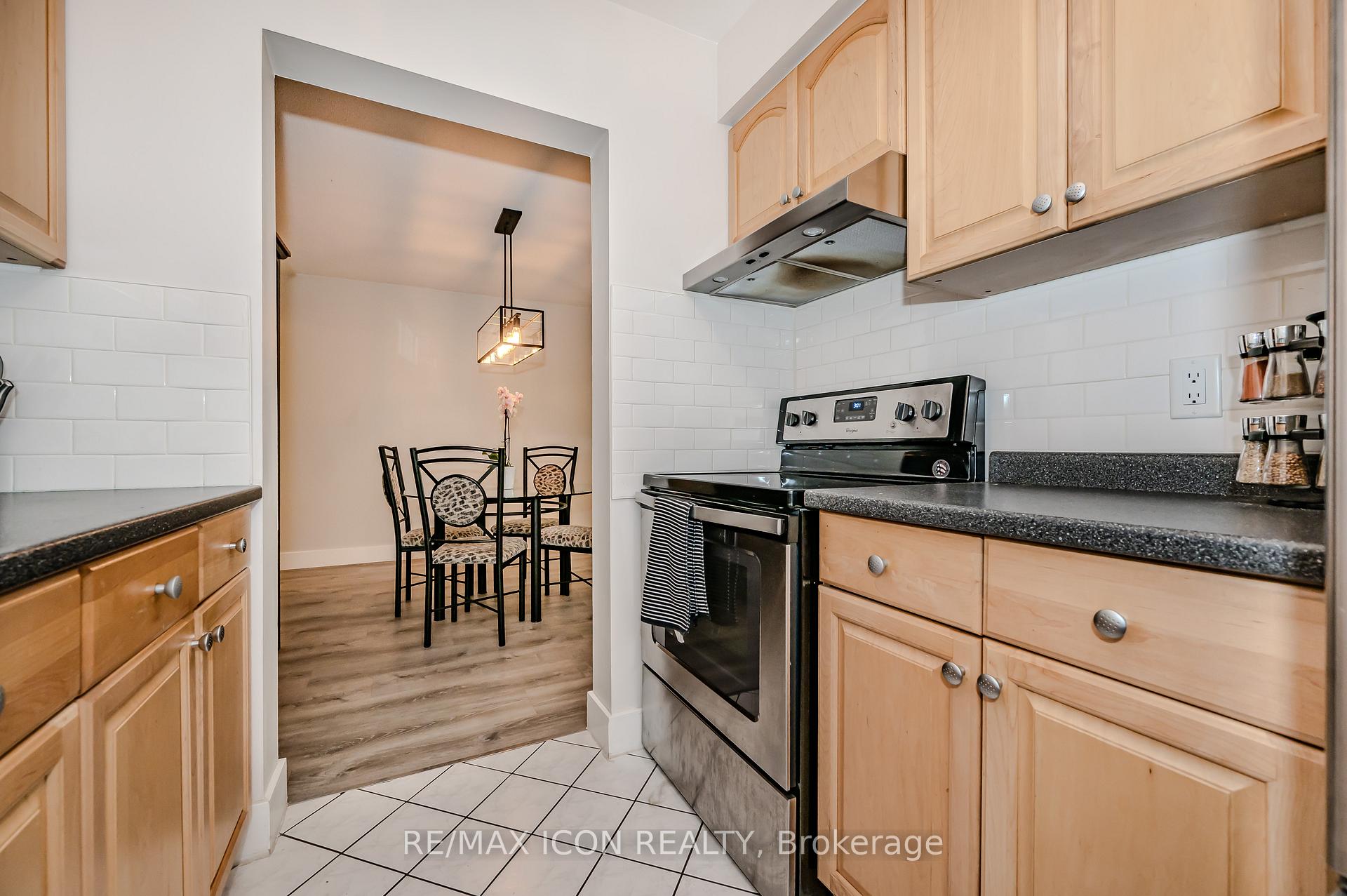 Photo 17 of Unit 12, 337 Kingswood Drive, Kitchener — HOMEH