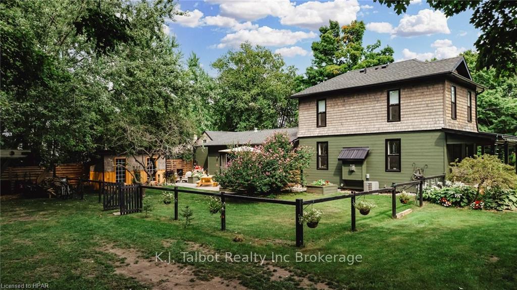 Photo 2 of 29 Louisa St Street, Bluewater, Bayfield — HOMEH