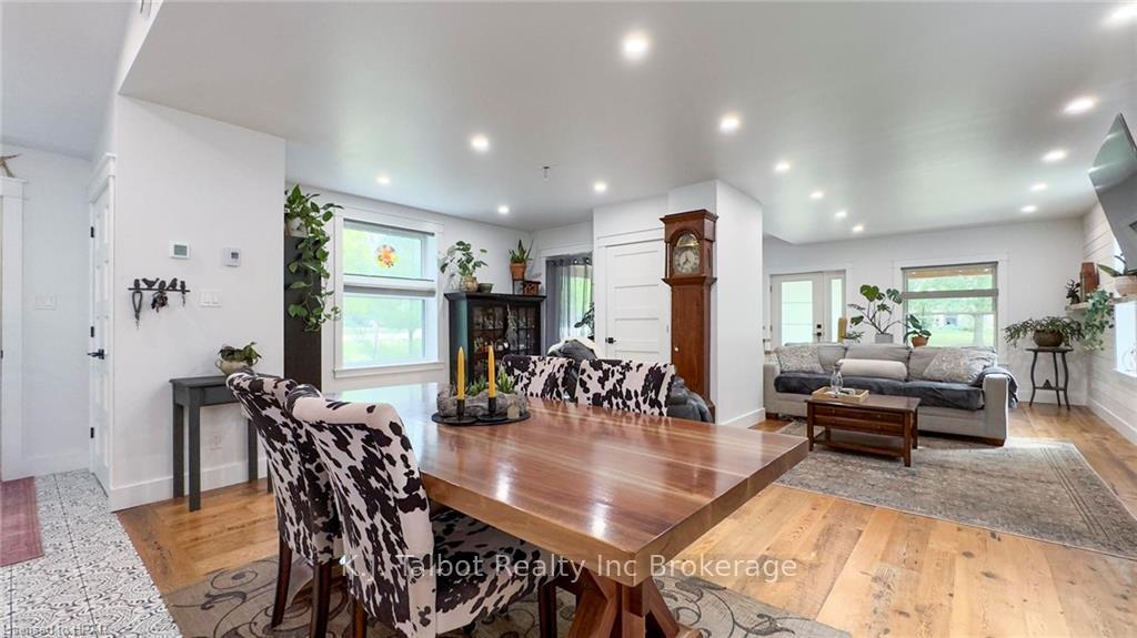 Photo 26 of 29 Louisa St Street, Bluewater, Bayfield — HOMEH