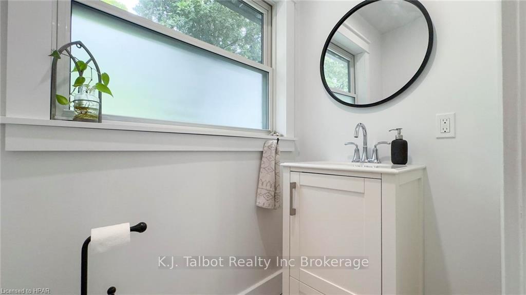 Photo 35 of 29 Louisa St Street, Bluewater, Bayfield — HOMEH