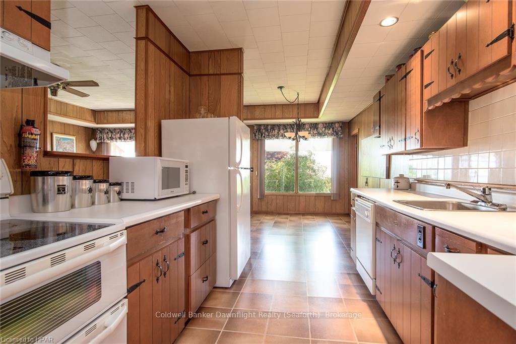 Photo 18 of 78313 John Street, Central Huron, Goderich — HOMEH