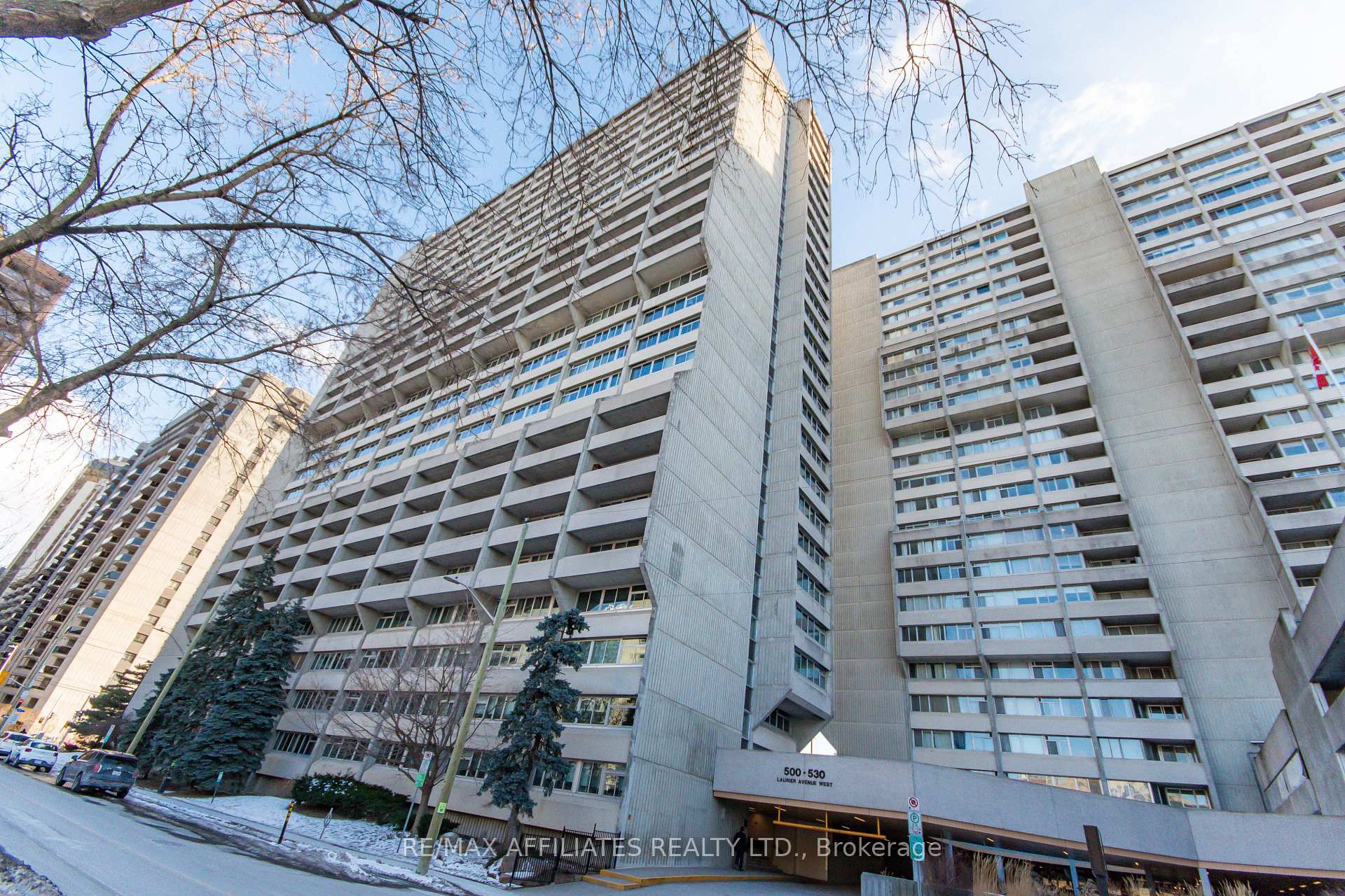 Front of Unit 2104, 500 Laurier Avenue