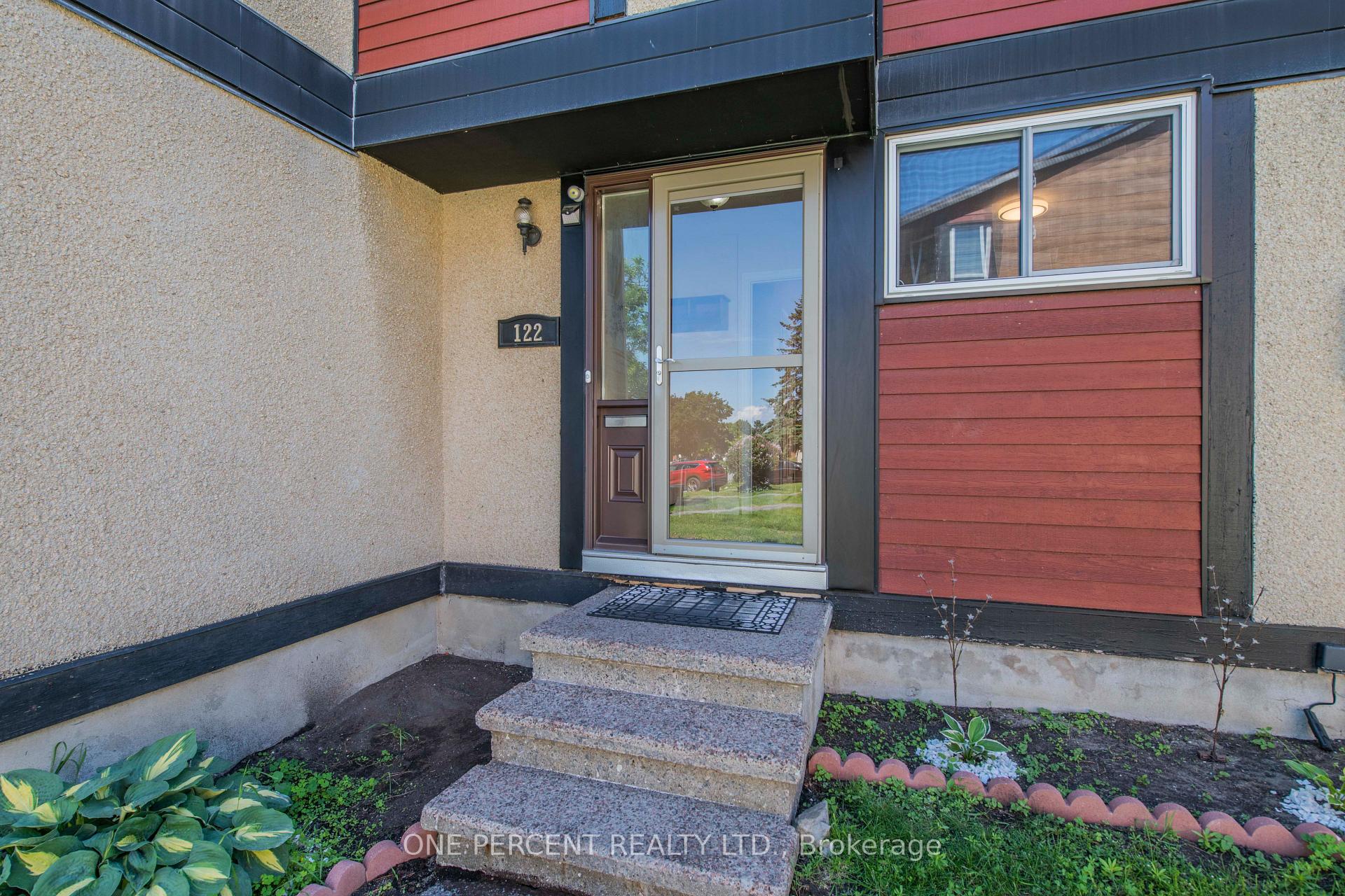 Photo 2 of 122 McClintock Way, Ottawa, Kanata - Katimavik — HOMEH