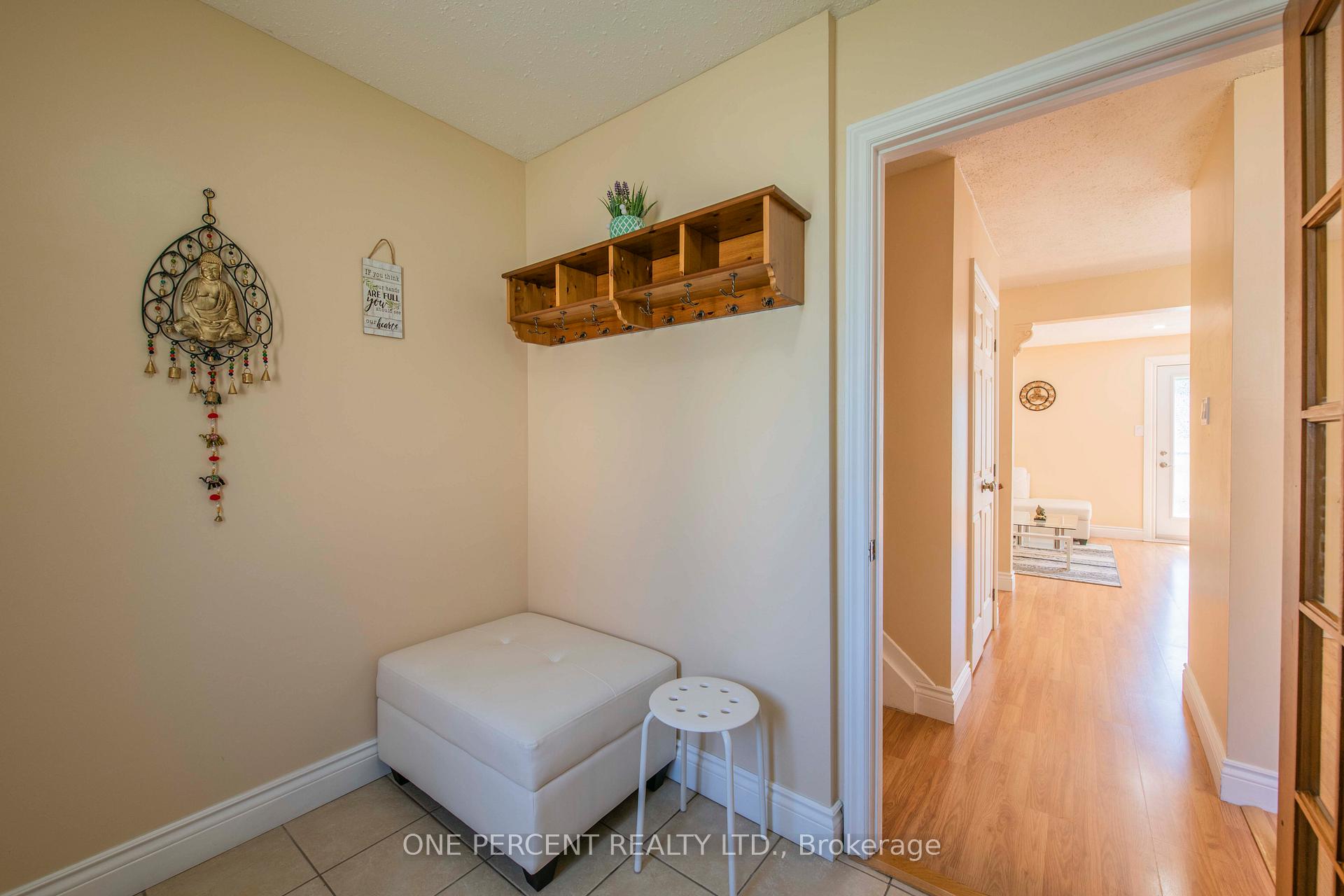 Photo 3 of 122 McClintock Way, Ottawa, Kanata - Katimavik — HOMEH