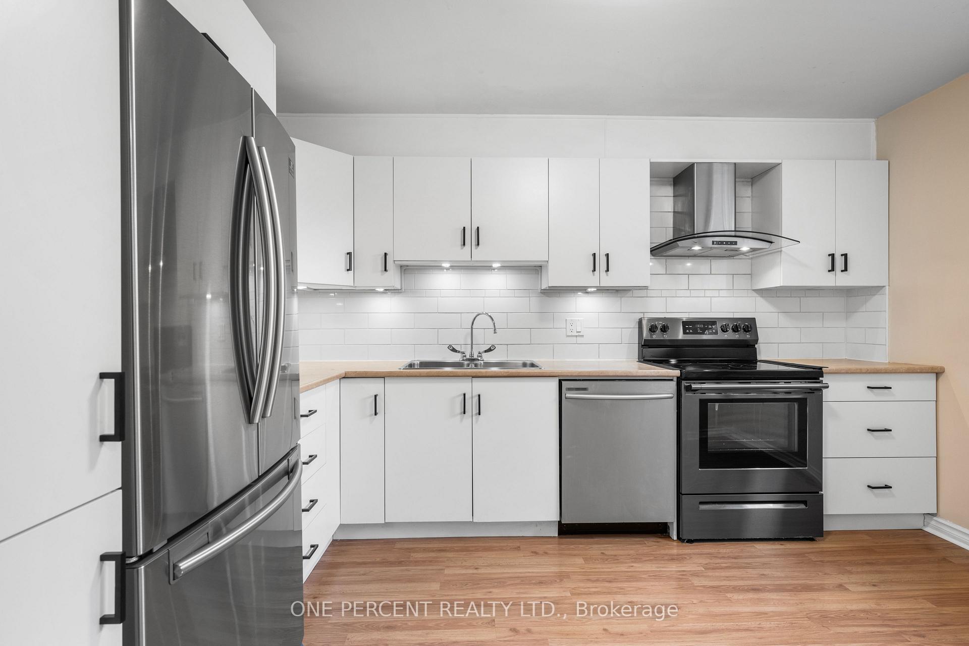 Photo 4 of 122 McClintock Way, Ottawa, Kanata - Katimavik — HOMEH