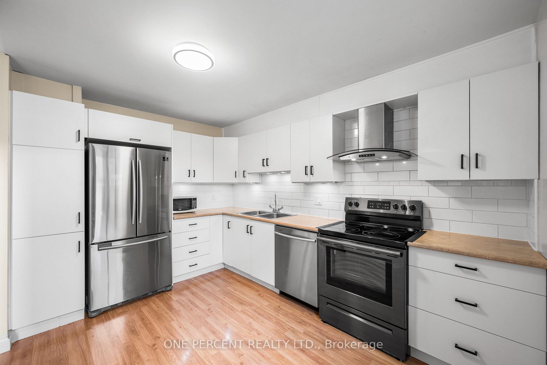 Photo 5 of 122 McClintock Way, Ottawa, Kanata - Katimavik — HOMEH