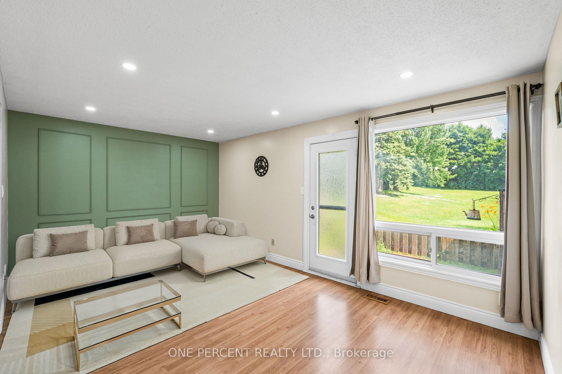 Photo 8 of 122 McClintock Way, Ottawa, Kanata - Katimavik — HOMEH