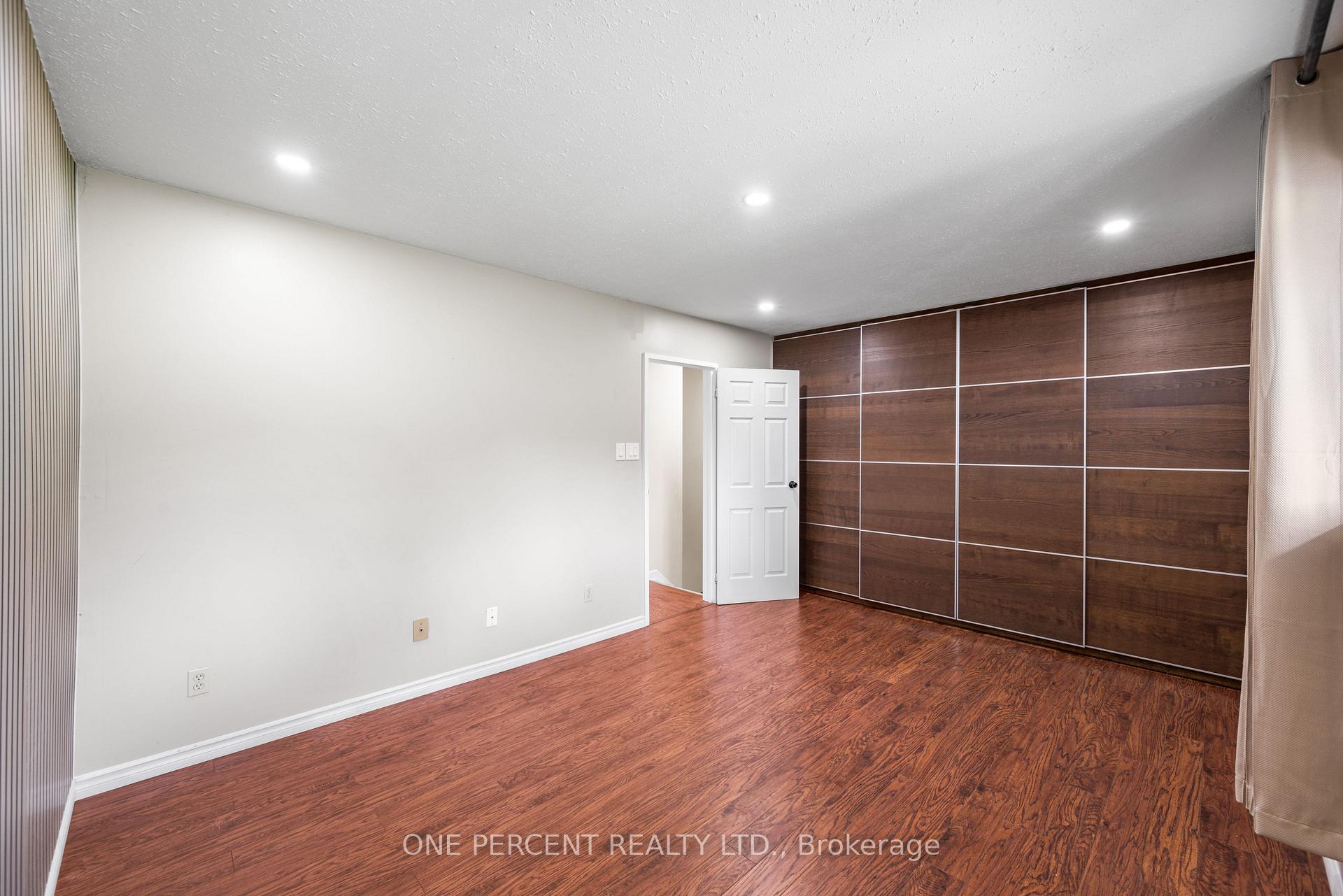 Photo 16 of 122 McClintock Way, Ottawa, Kanata - Katimavik — HOMEH