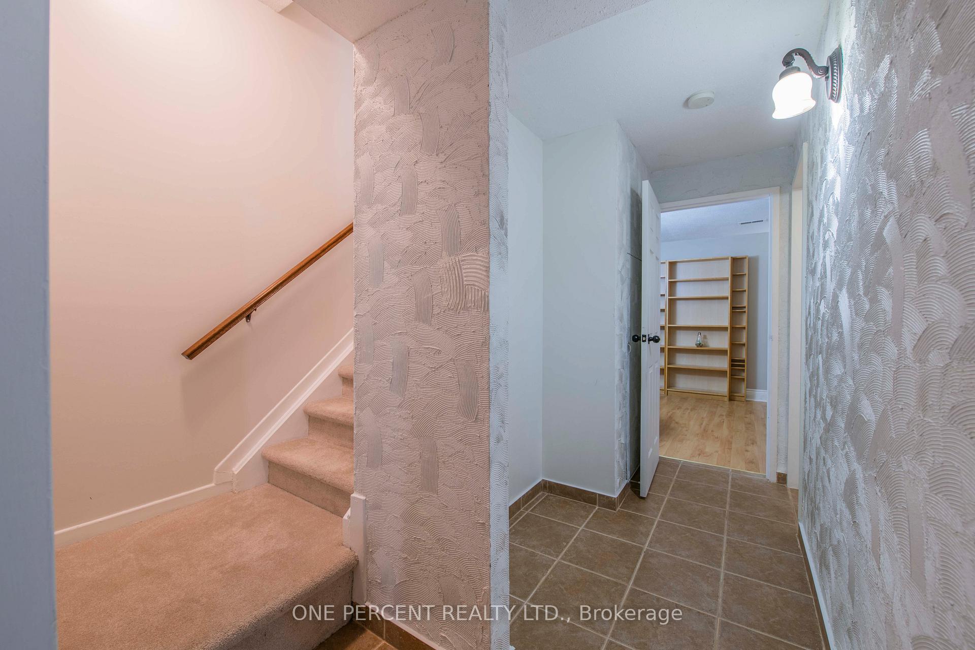 Photo 22 of 122 McClintock Way, Ottawa, Kanata - Katimavik — HOMEH