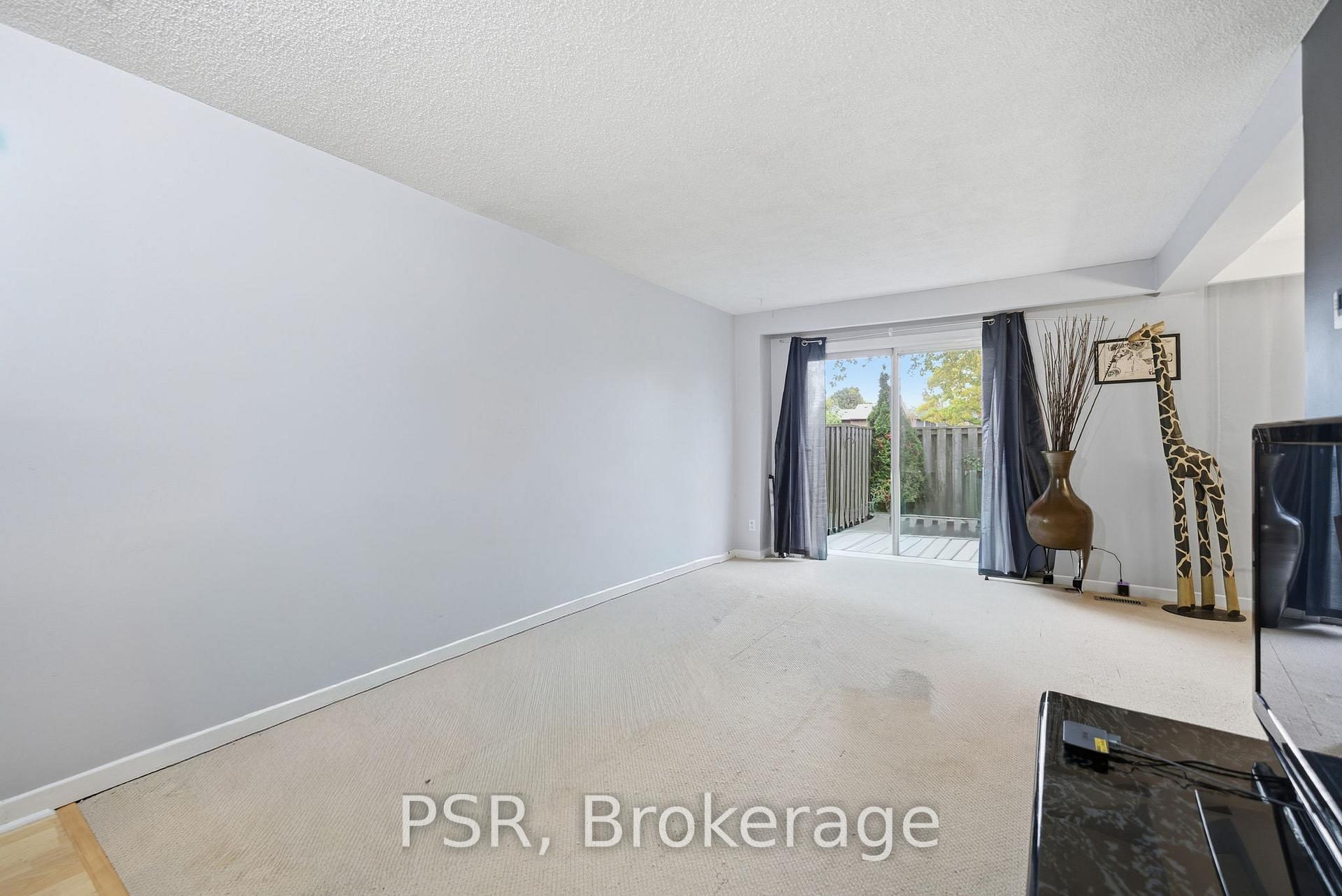 Photo 5 of Unit 22, 7 Chamberlain Court, Ajax, South West — HOMEH
