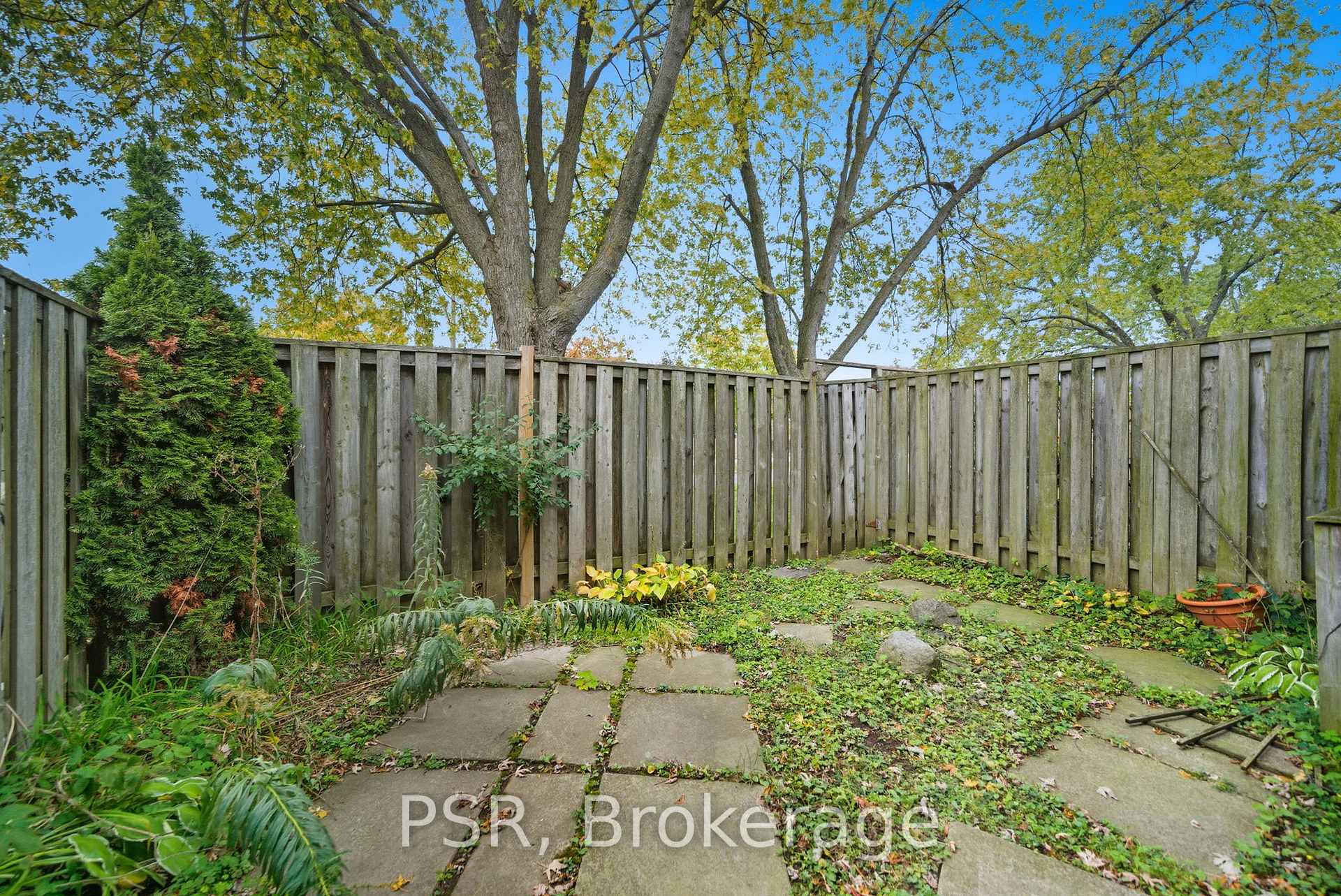 Photo 17 of Unit 22, 7 Chamberlain Court, Ajax, South West — HOMEH