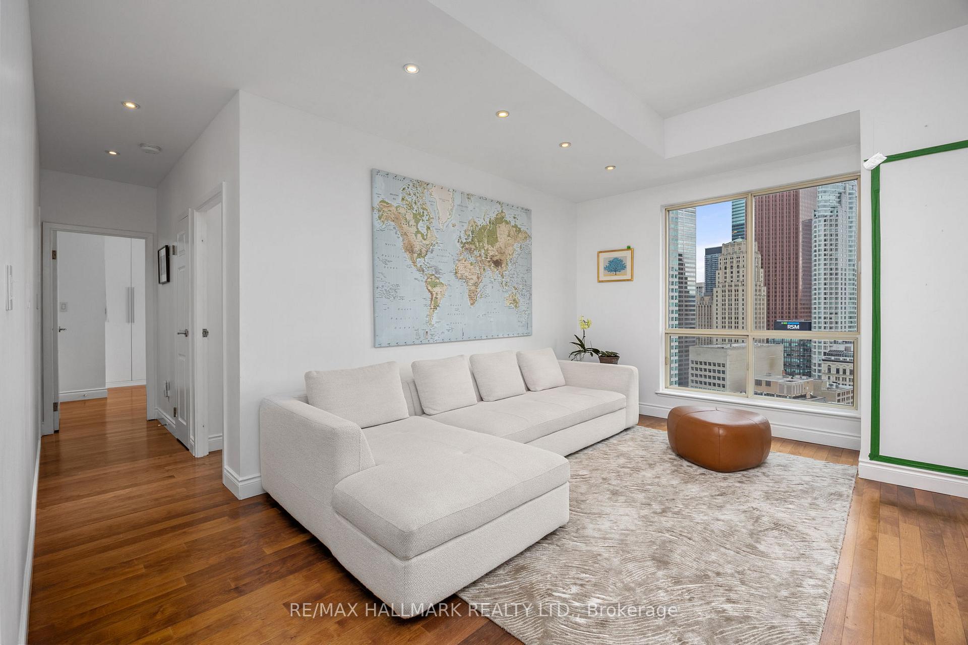 Photo 4 of Unit 3205, 25 The Esplanade, Toronto, Waterfront Communities — HOMEH