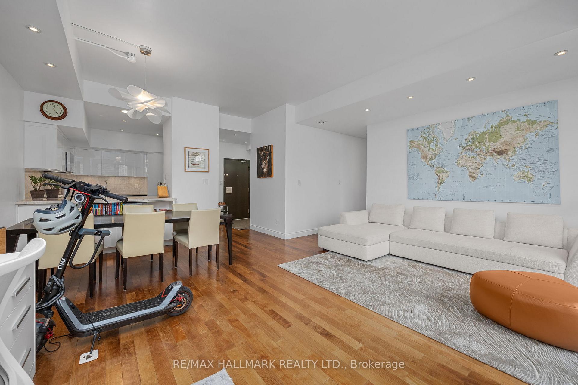Photo 6 of Unit 3205, 25 The Esplanade, Toronto, Waterfront Communities — HOMEH