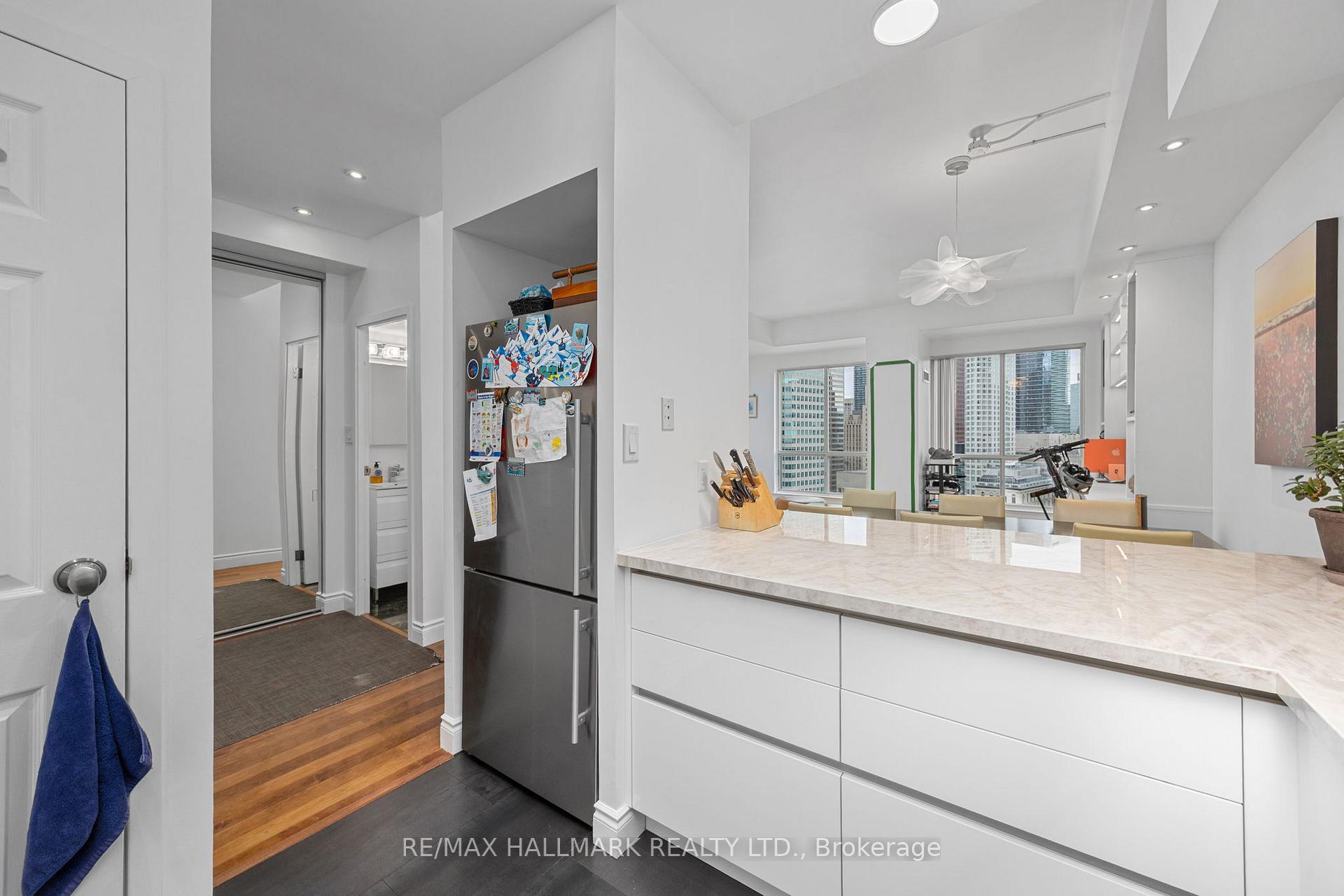 Photo 8 of Unit 3205, 25 The Esplanade, Toronto, Waterfront Communities — HOMEH