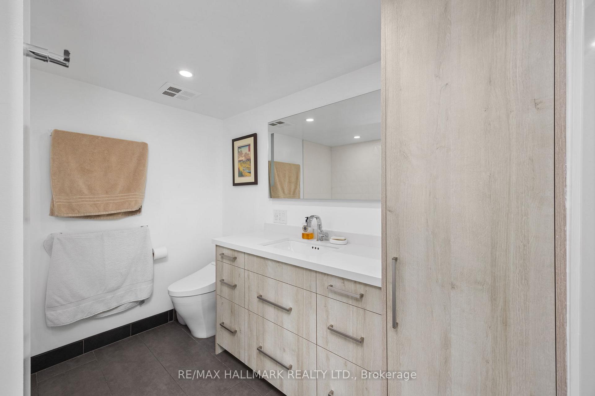 Photo 19 of Unit 3205, 25 The Esplanade, Toronto, Waterfront Communities — HOMEH