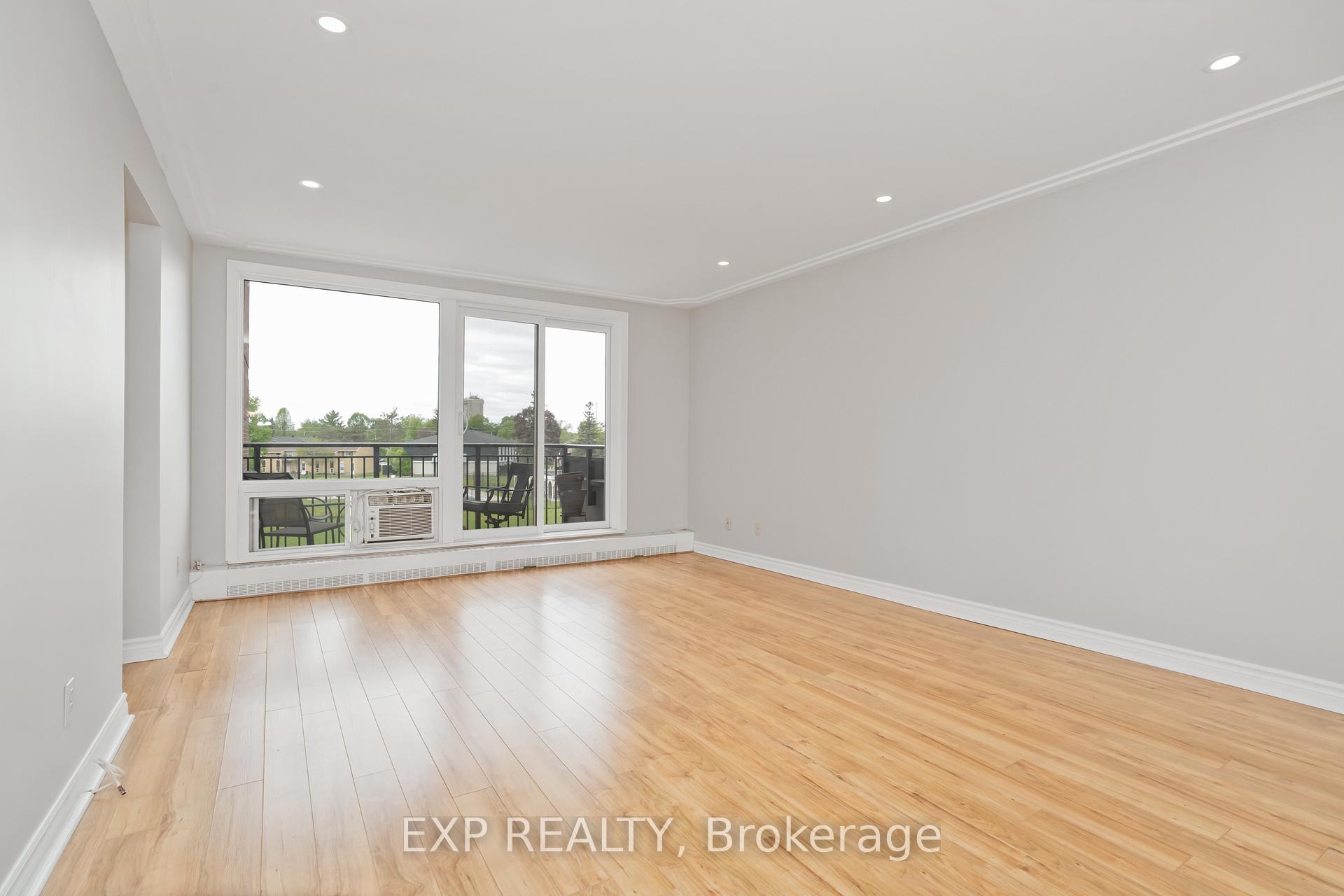 Photo 4 of Unit 305, 1485 Baseline Road, Ottawa, Copeland Park — HOMEH