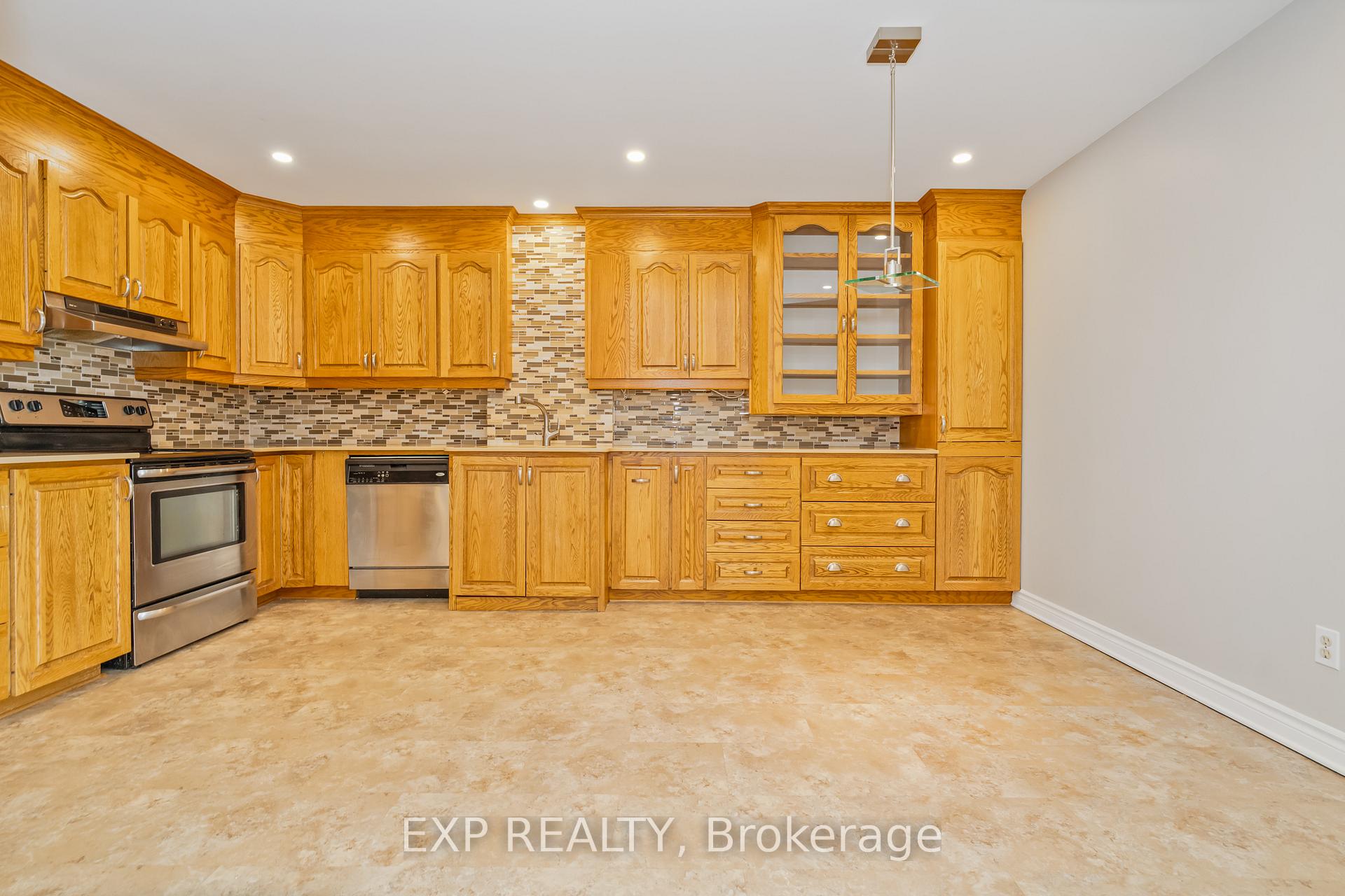 Photo 7 of Unit 305, 1485 Baseline Road, Ottawa, Copeland Park — HOMEH