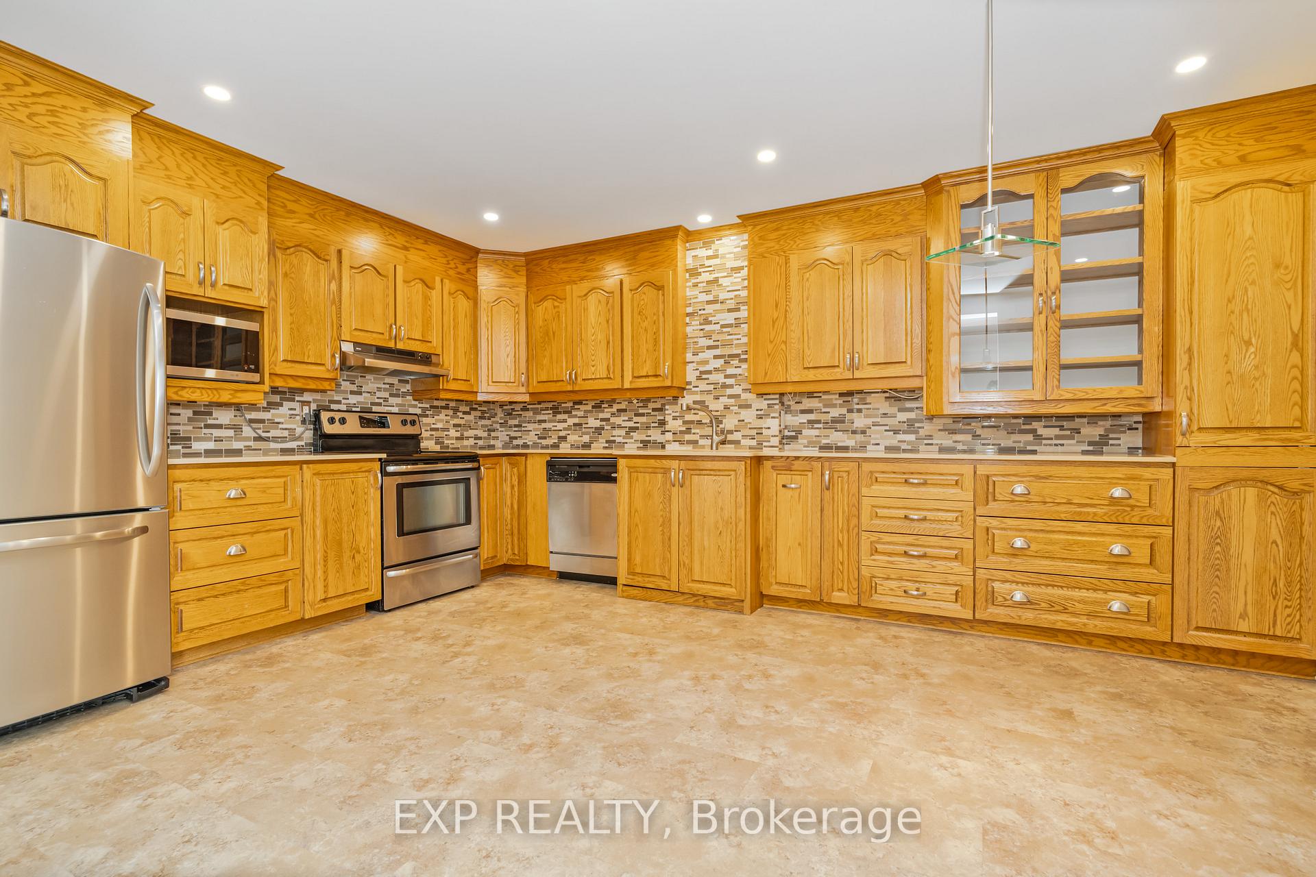 Photo 8 of Unit 305, 1485 Baseline Road, Ottawa, Copeland Park — HOMEH