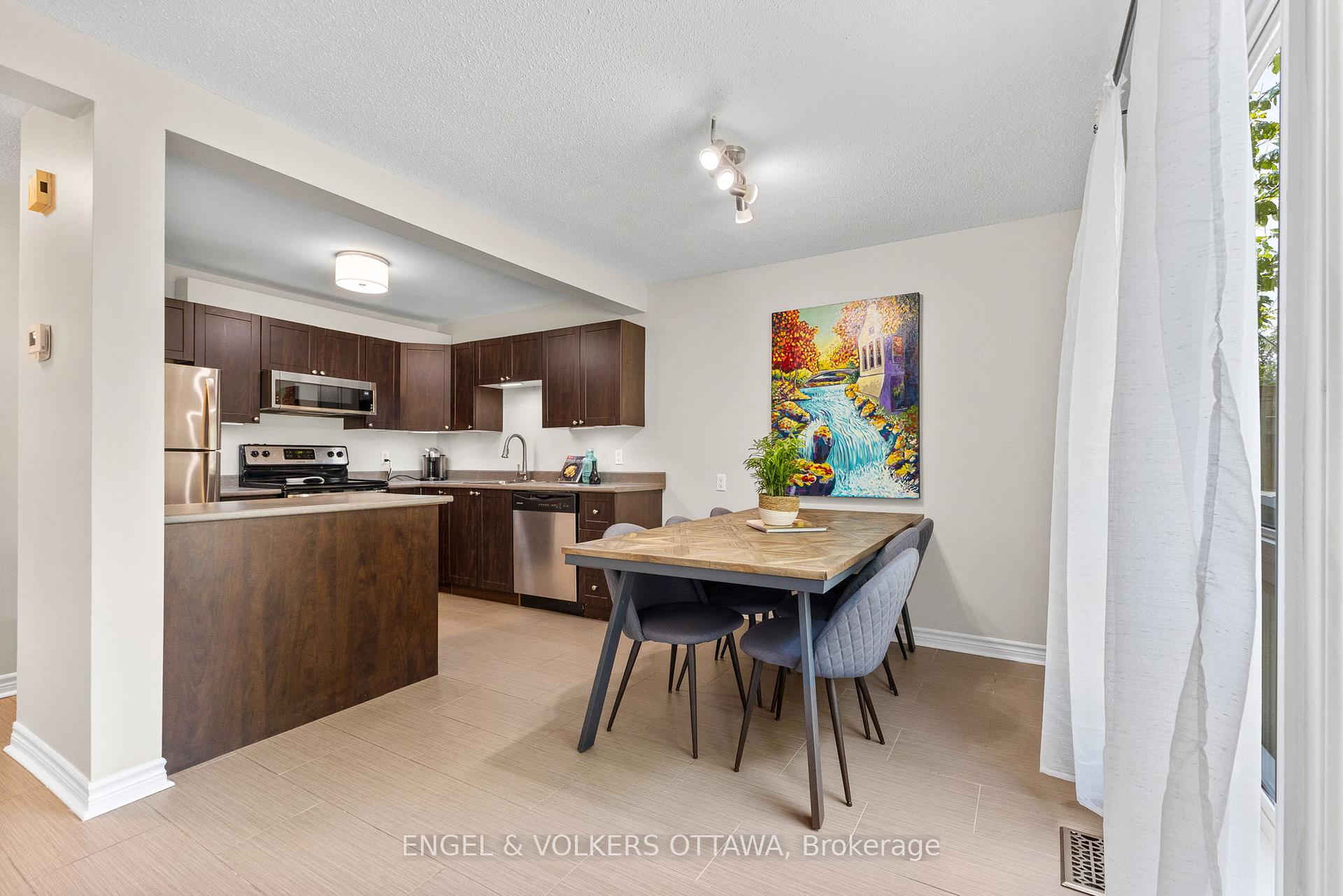 Photo 11 of 1387 Perez Crescent, Ottawa, Carson Grove — HOMEH