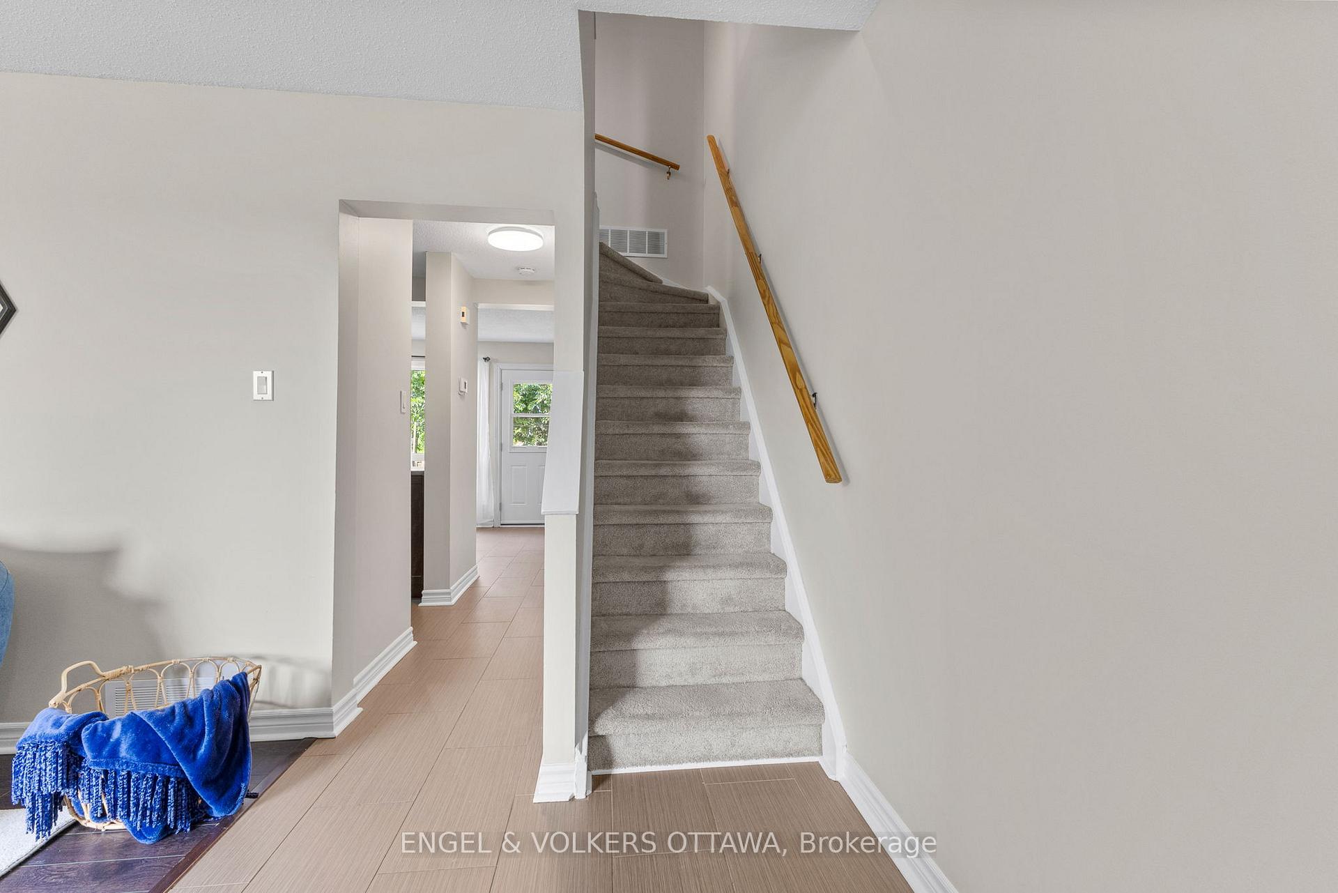 Photo 15 of 1387 Perez Crescent, Ottawa, Carson Grove — HOMEH