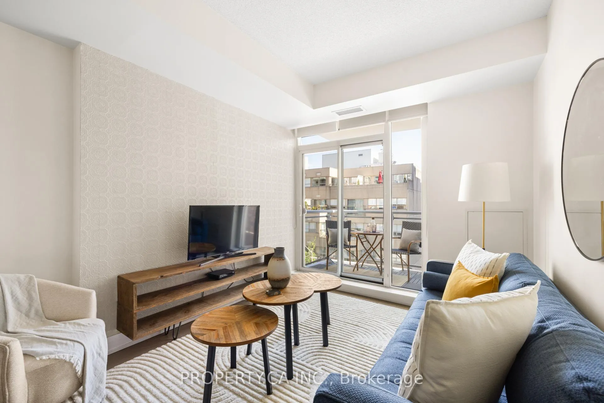 Photo 2 of Unit 404, 68 Merton Street, Toronto, Mount Pleasant West — HOMEH