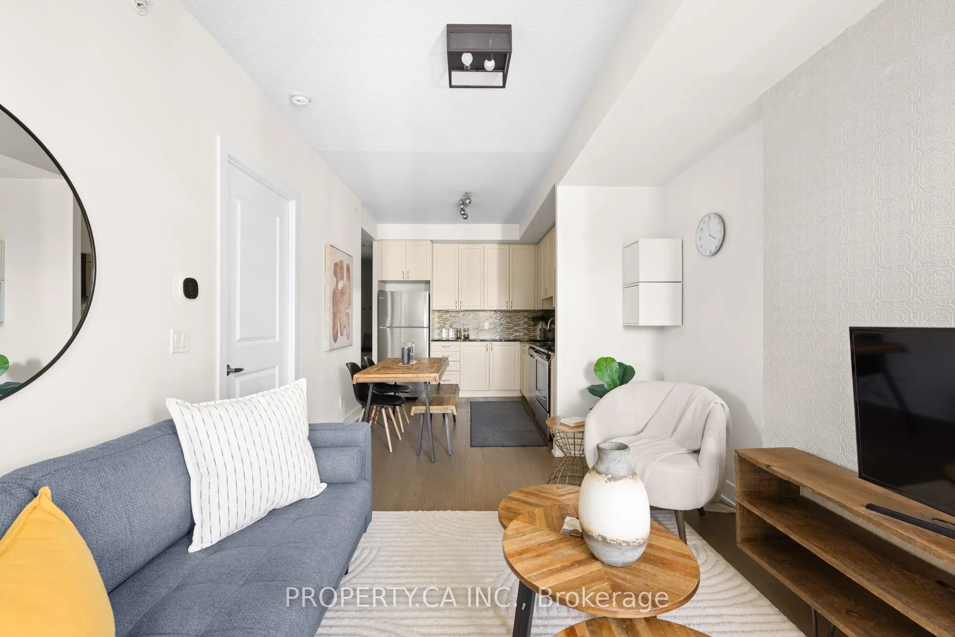 Photo 4 of Unit 404, 68 Merton Street, Toronto, Mount Pleasant West — HOMEH