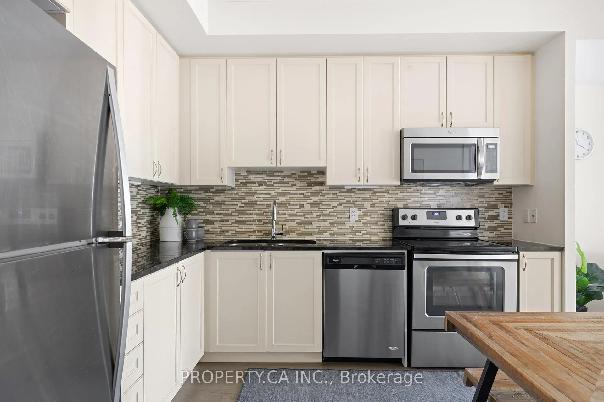 Photo 7 of Unit 404, 68 Merton Street, Toronto, Mount Pleasant West — HOMEH