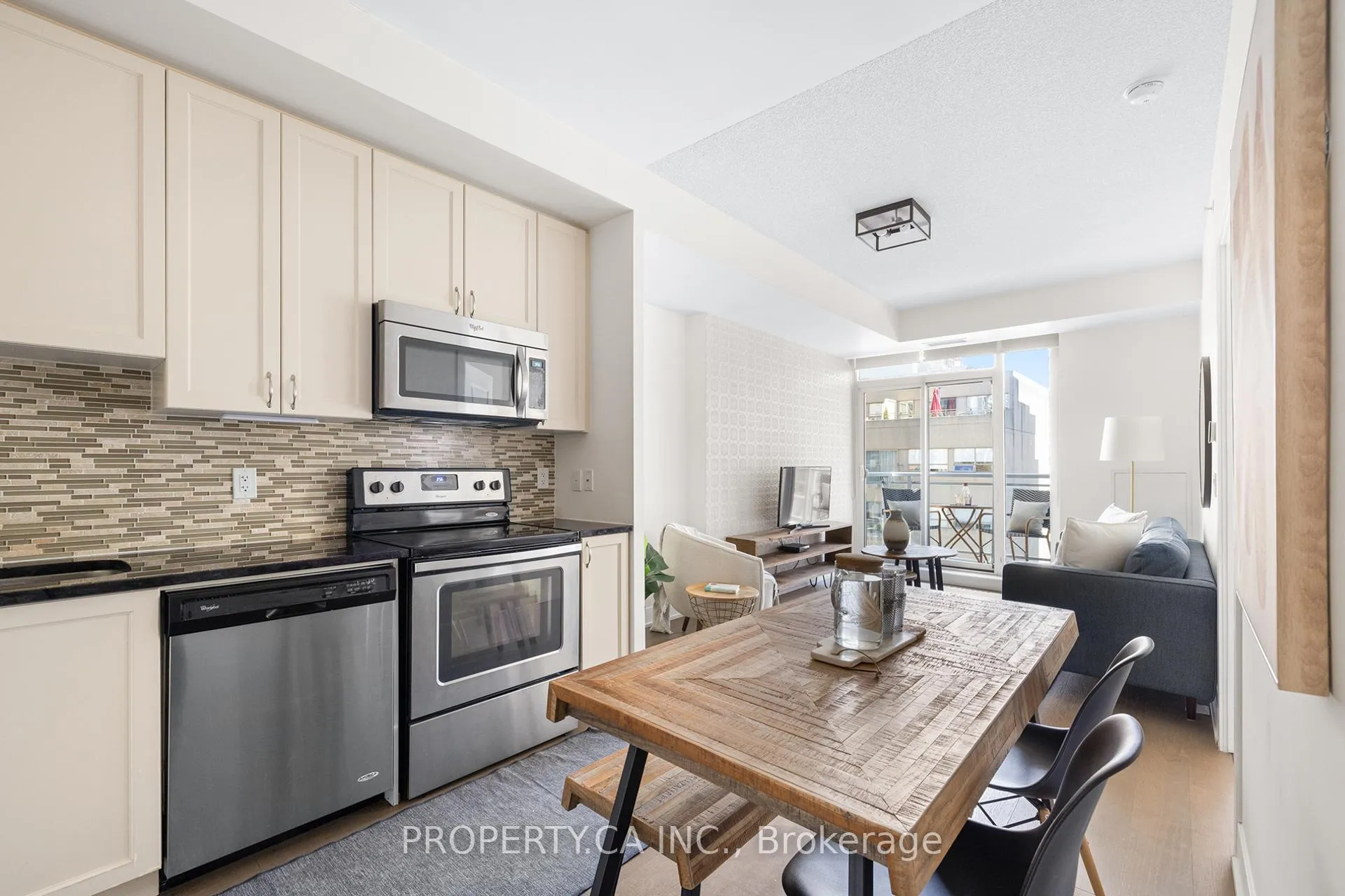 Photo 8 of Unit 404, 68 Merton Street, Toronto, Mount Pleasant West — HOMEH
