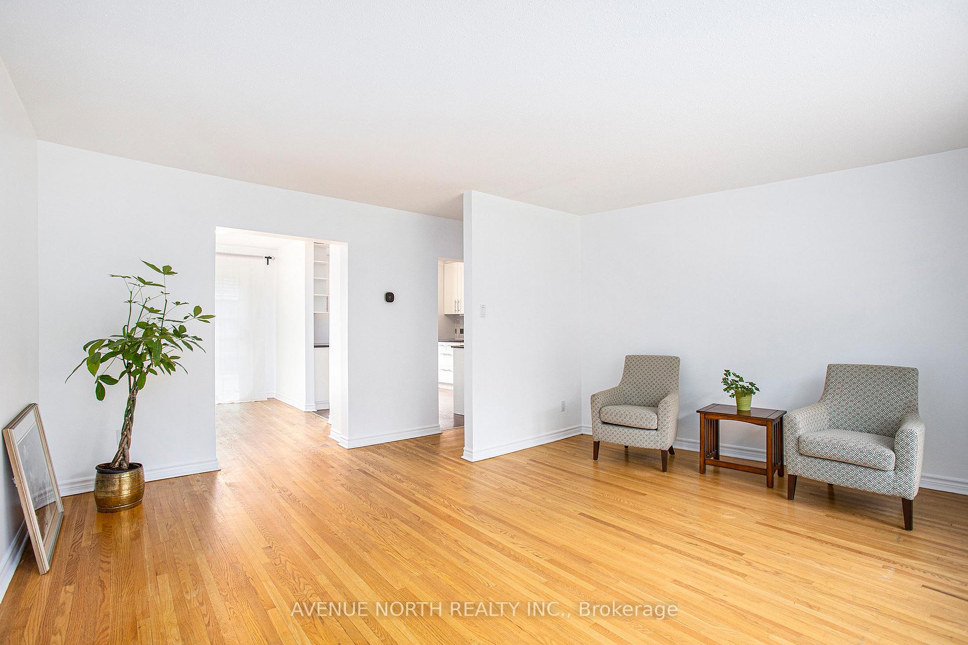 Photo 4 of 767 A Springland Drive, Ottawa, Mooneys Bay/Riverside Park — HOMEH