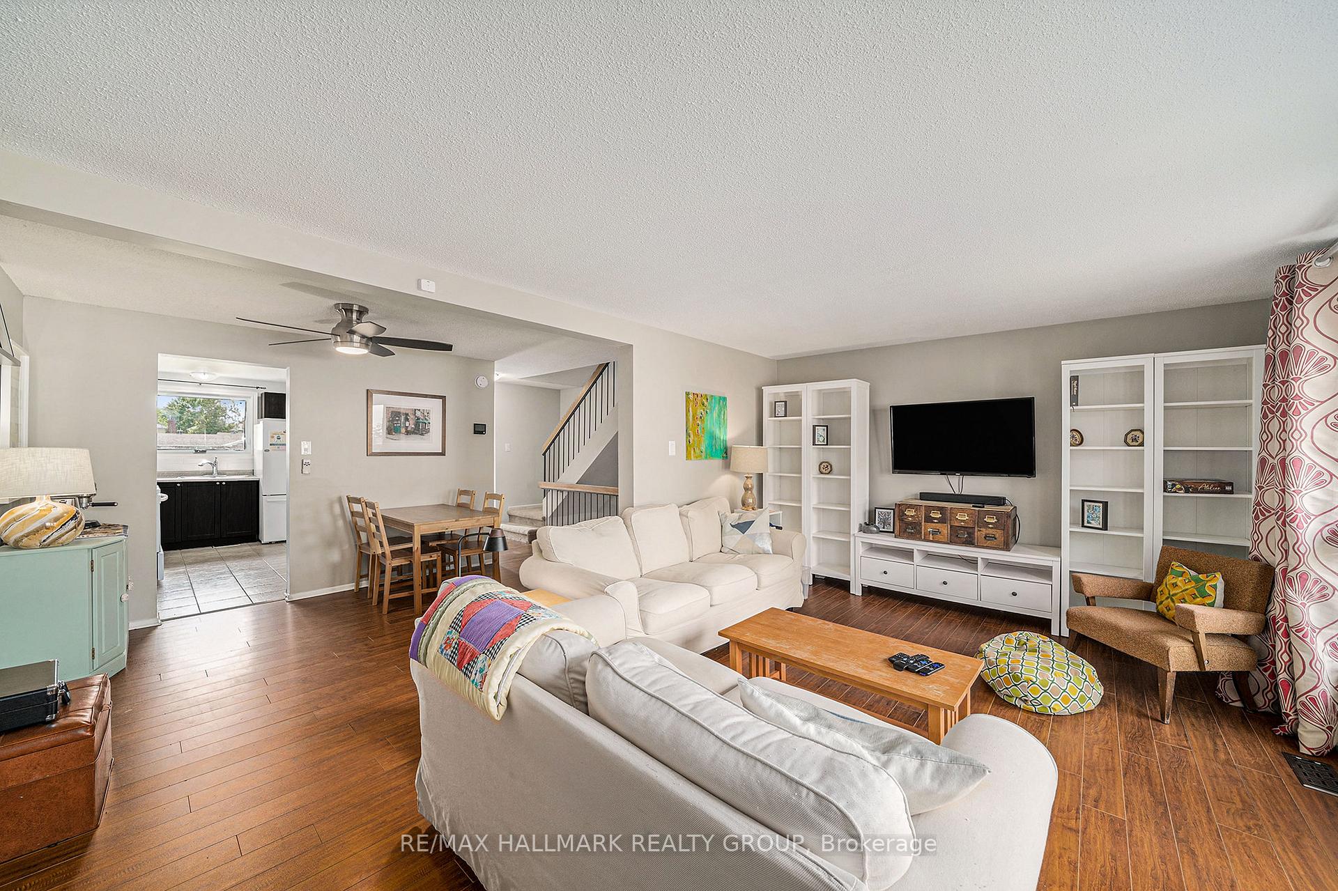 Photo 3 of 2169 Stonehenge Crescent, Ottawa, Pineview — HOMEH