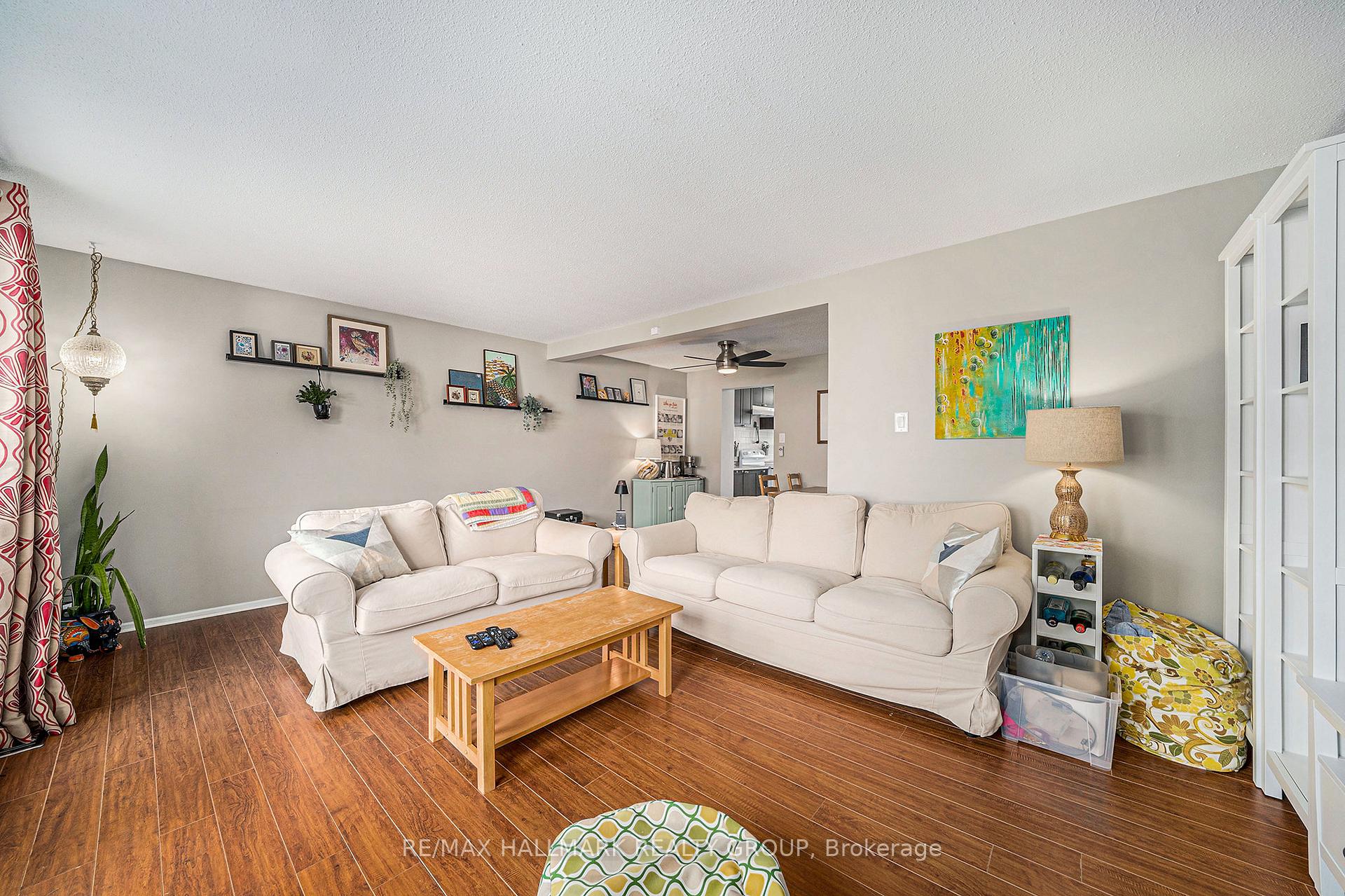 Photo 4 of 2169 Stonehenge Crescent, Ottawa, Pineview — HOMEH