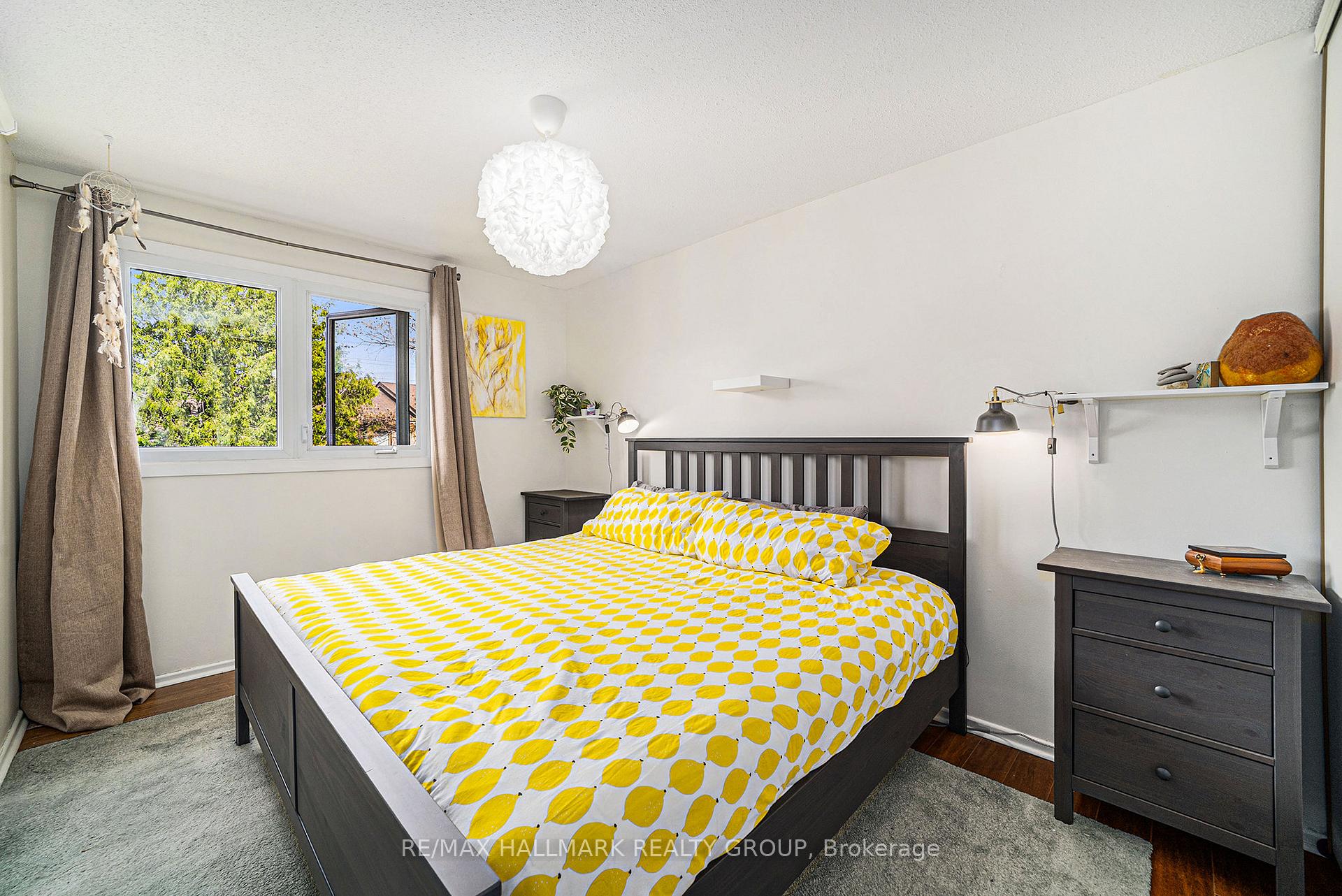 Photo 8 of 2169 Stonehenge Crescent, Ottawa, Pineview — HOMEH