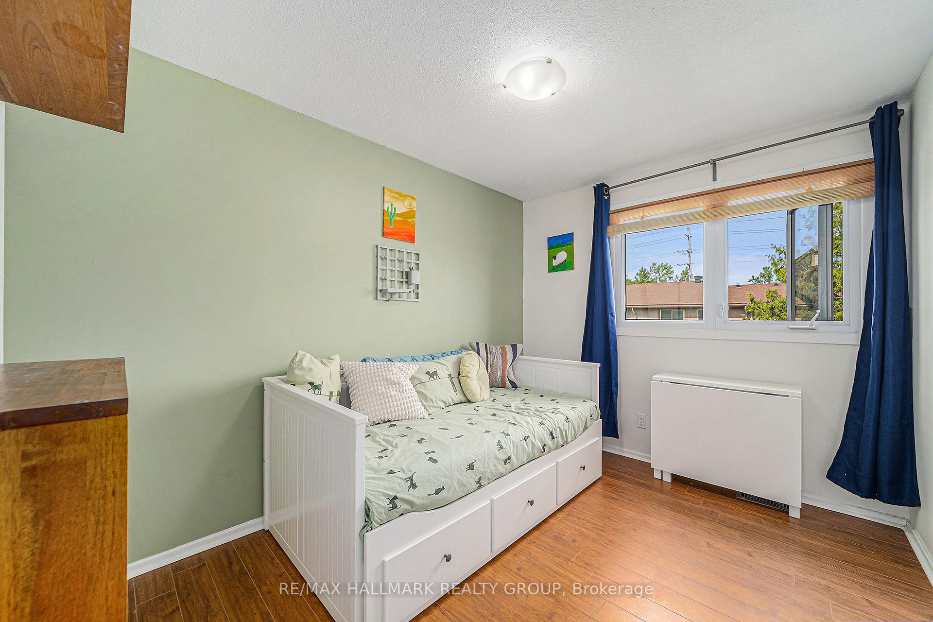 Photo 10 of 2169 Stonehenge Crescent, Ottawa, Pineview — HOMEH