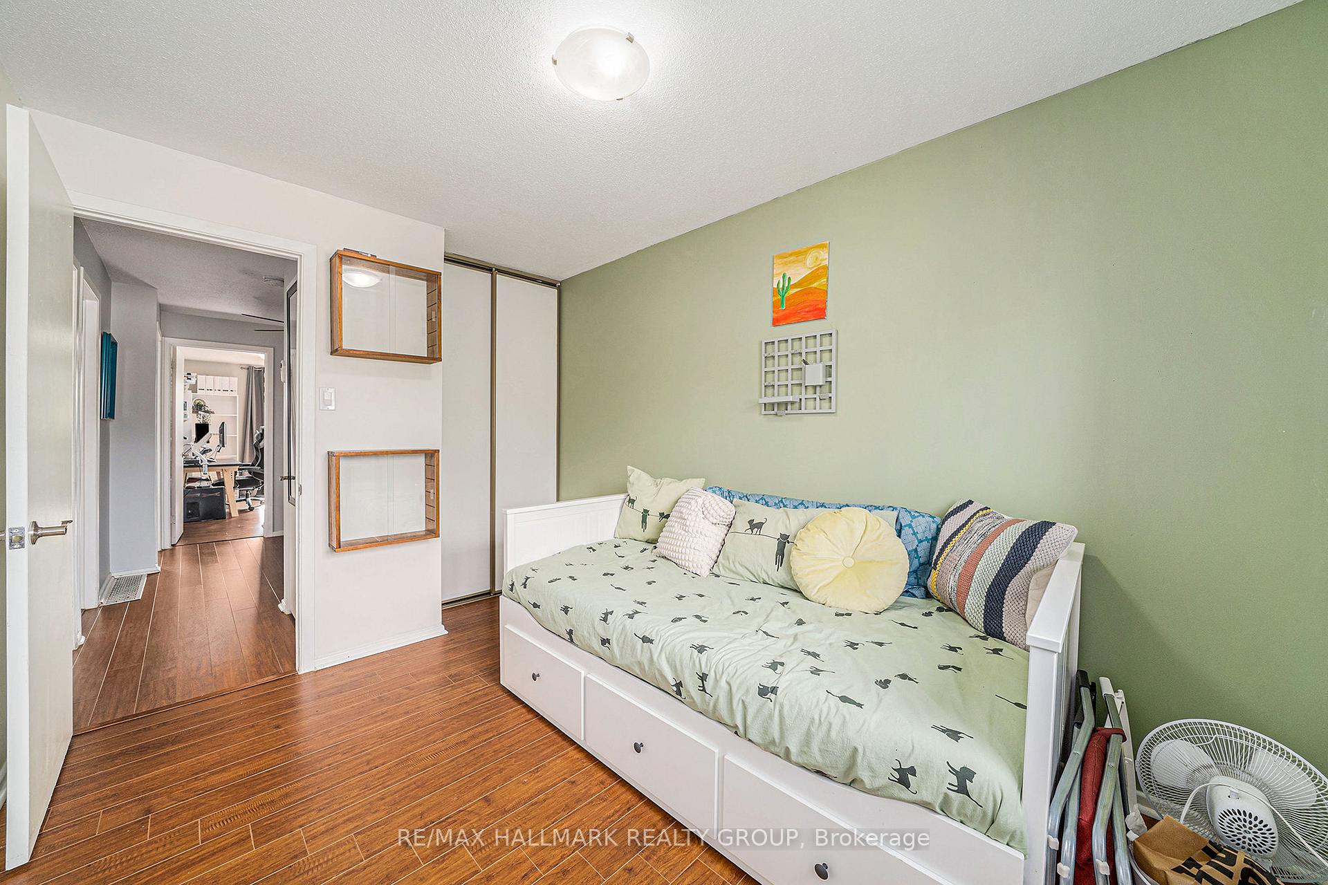 Photo 11 of 2169 Stonehenge Crescent, Ottawa, Pineview — HOMEH
