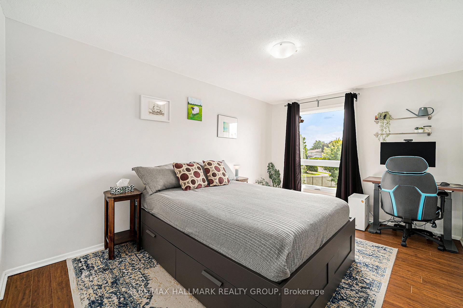 Photo 12 of 2169 Stonehenge Crescent, Ottawa, Pineview — HOMEH