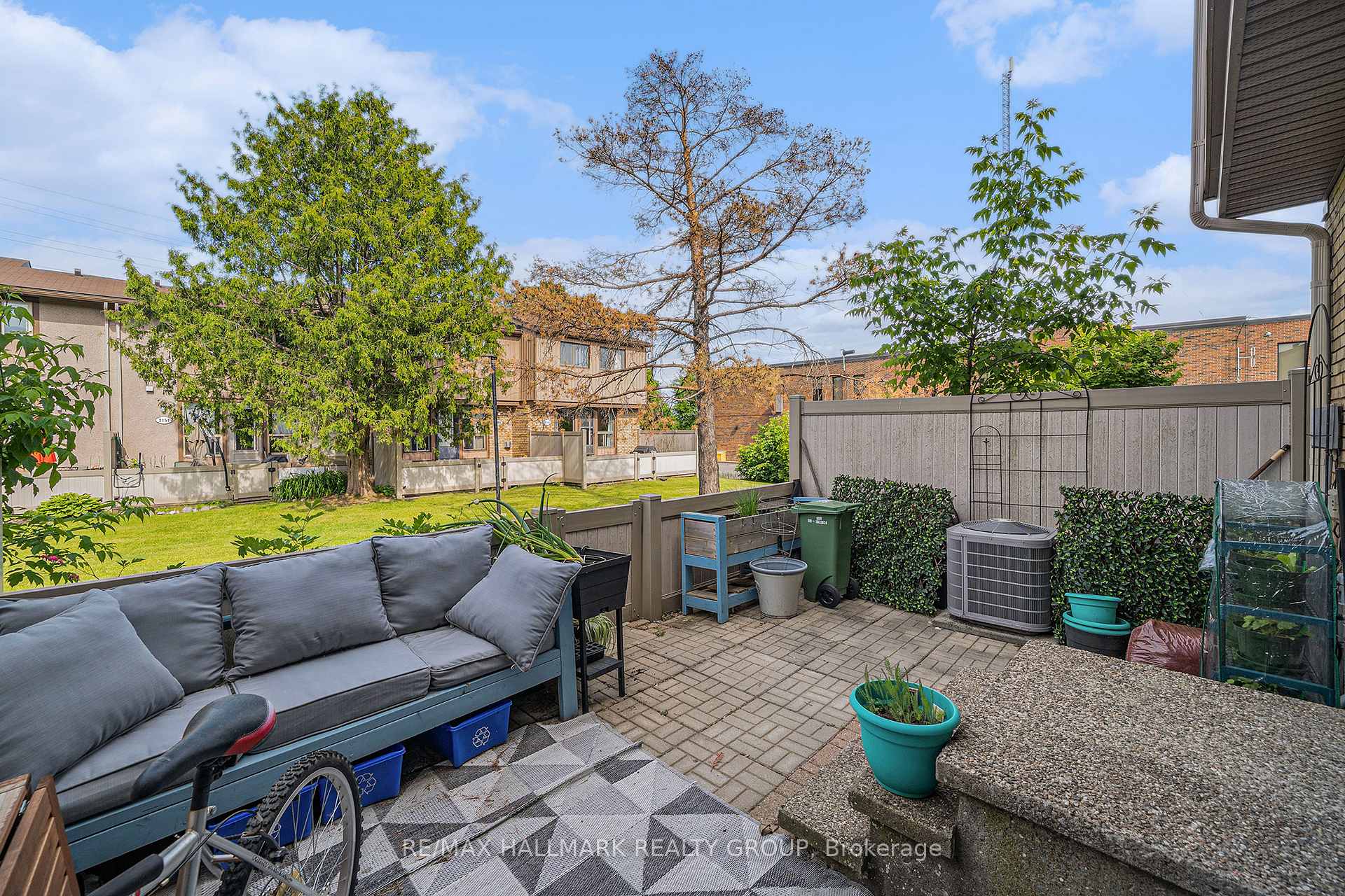 Photo 20 of 2169 Stonehenge Crescent, Ottawa, Pineview — HOMEH