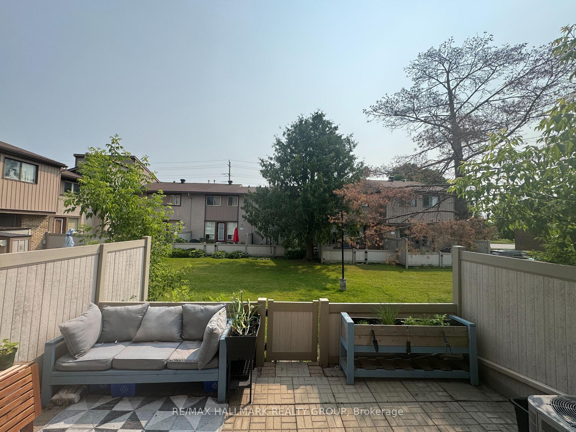 Photo 21 of 2169 Stonehenge Crescent, Ottawa, Pineview — HOMEH