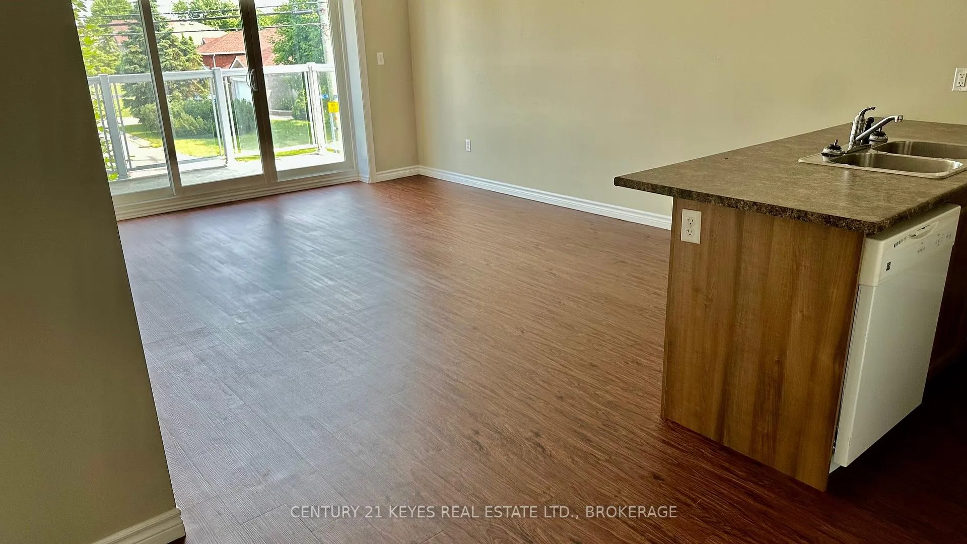Photo 3 of Unit 208, 665 King Street W, Gananoque — HOMEH