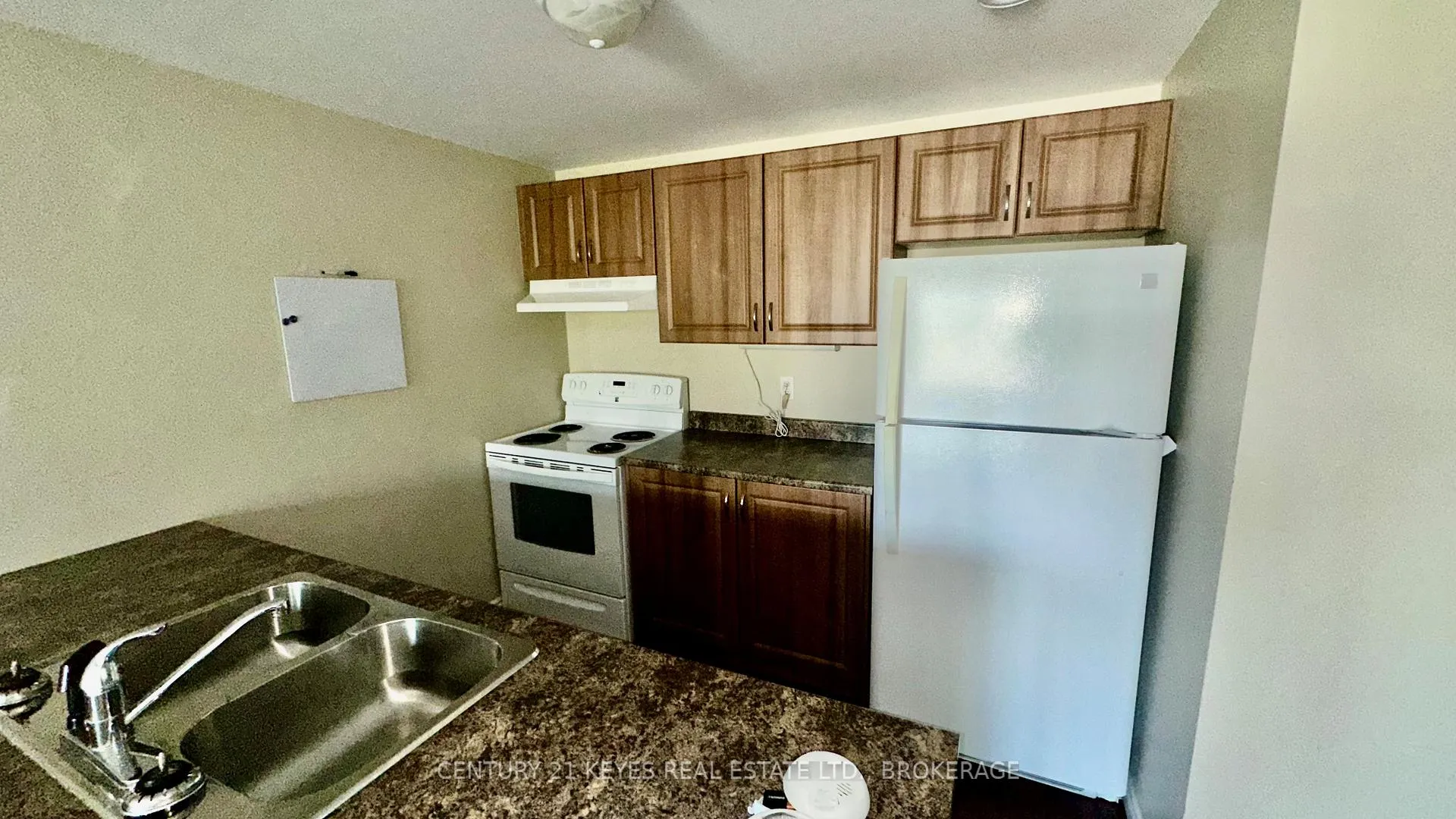Photo 8 of Unit 208, 665 King Street W, Gananoque — HOMEH