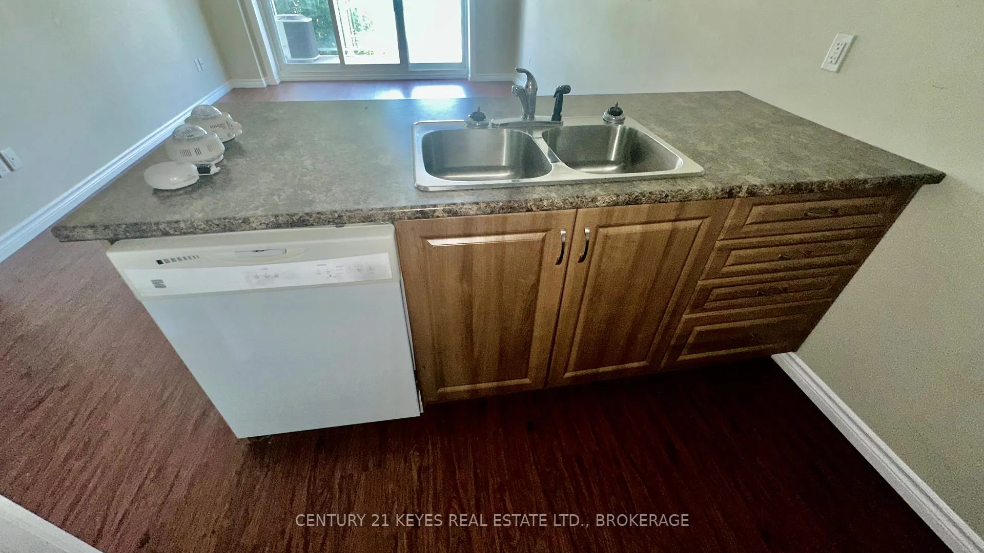 Photo 9 of Unit 208, 665 King Street W, Gananoque — HOMEH