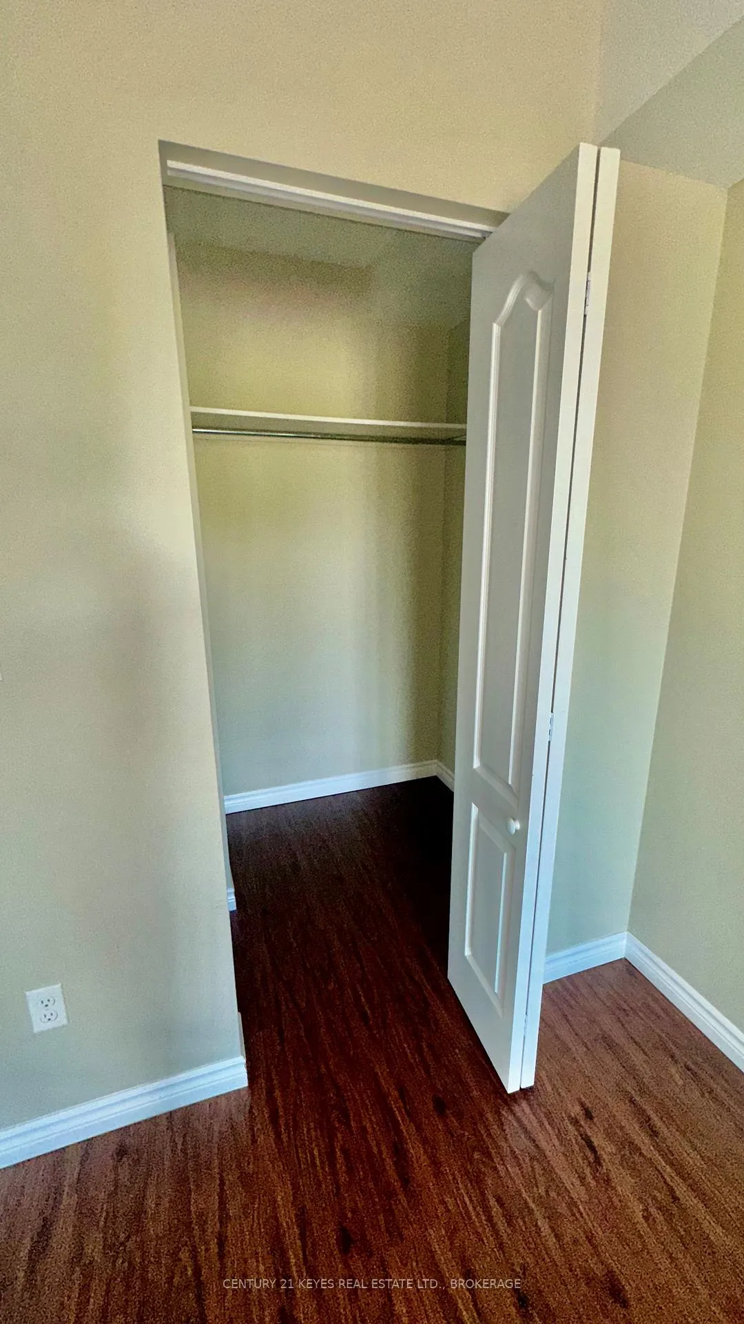 Photo 13 of Unit 208, 665 King Street W, Gananoque — HOMEH