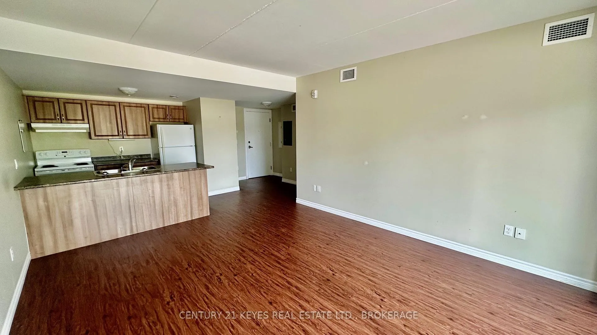 Photo 16 of Unit 208, 665 King Street W, Gananoque — HOMEH