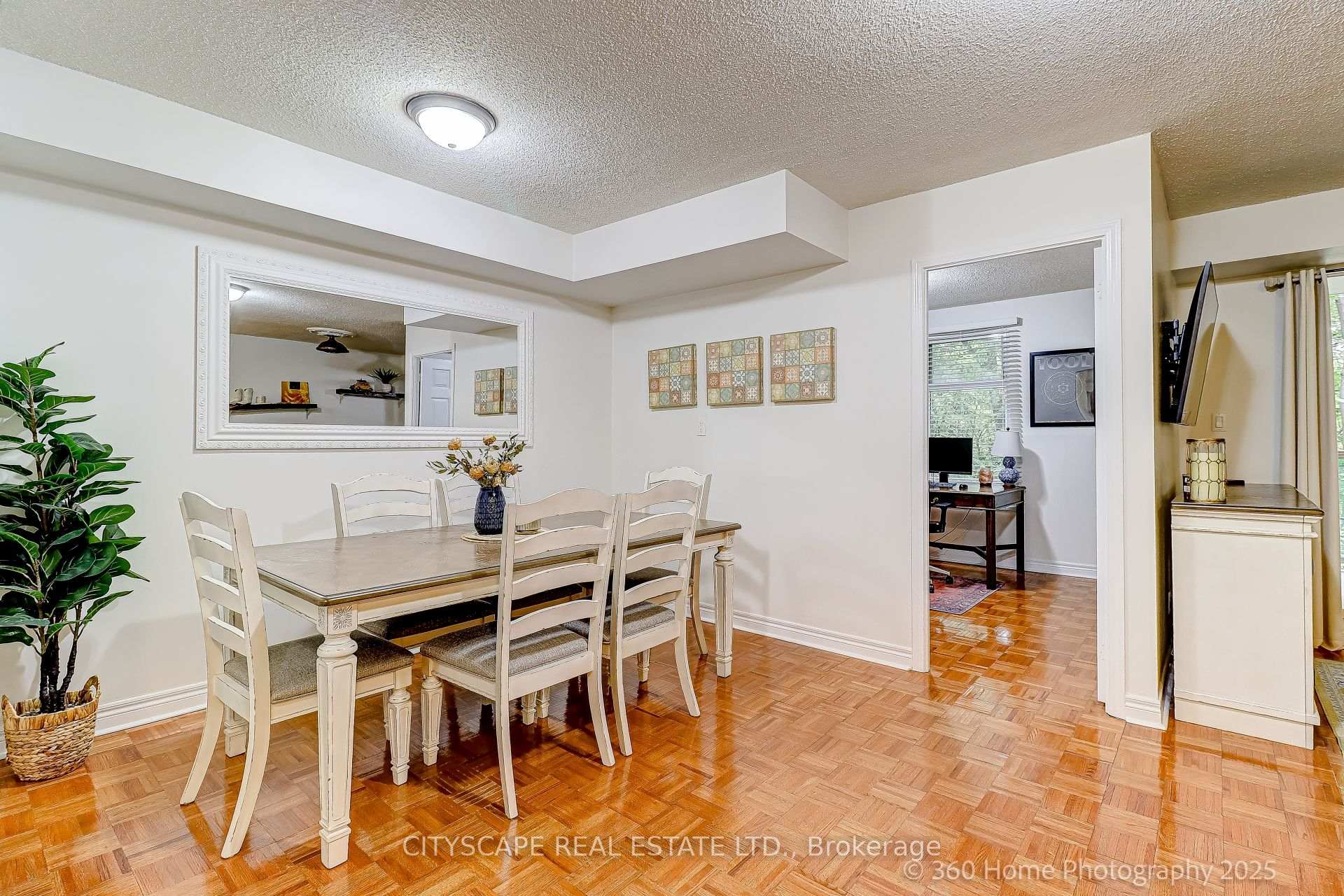 Photo 4 of Unit 101, 245 Pine Grove Road, Vaughan, Islington Woods — HOMEH