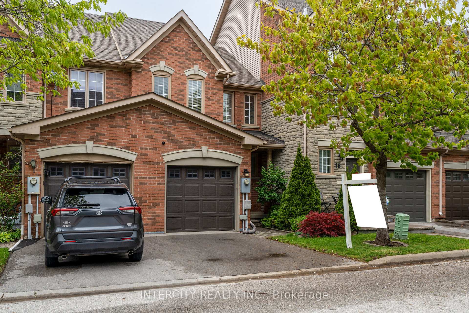 Photo 1 of Unit 17, 15 Pottery Place, Vaughan, East Woodbridge — HOMEH